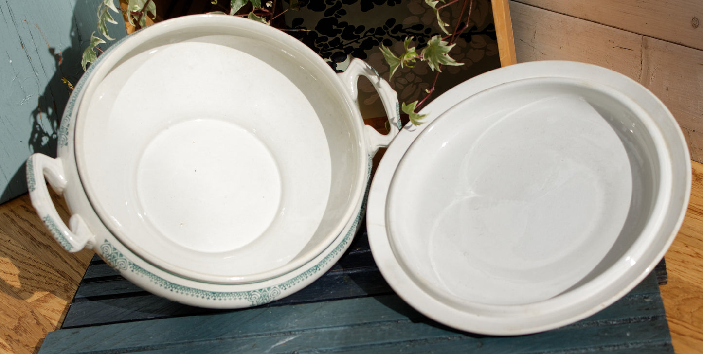 Années 1890/1900 ~ « Carlos MérovinGien » Faiencerie FF (Fenal Frères) PEXONNE ~ Français Antique Ironstone Green Transferware Soup Plate ~ Terre de Fer