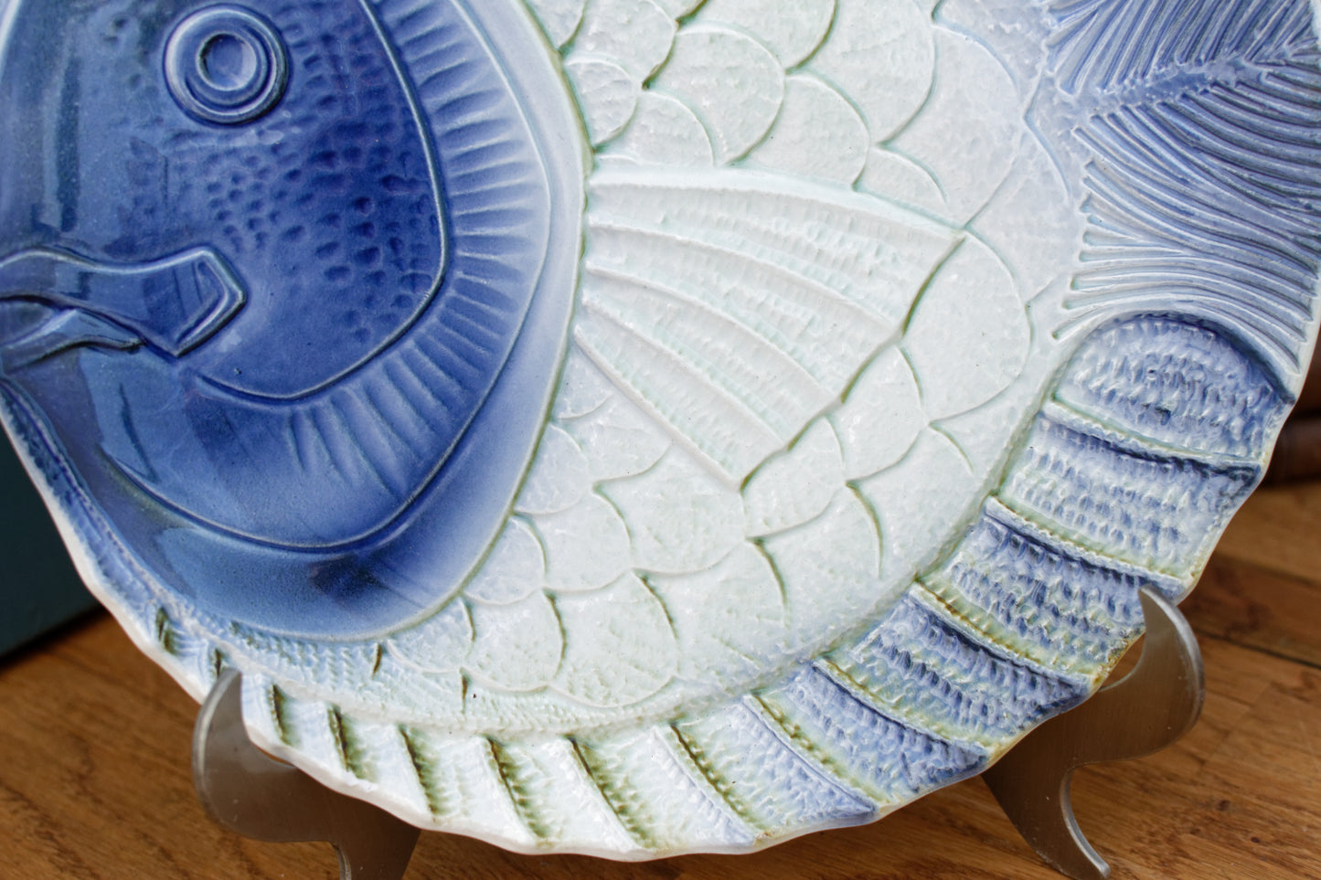 1970年代~SARREGUEMINES~フランスヴィンテージ BARBOTINE マジョリカ風魚型プレート~フランス製