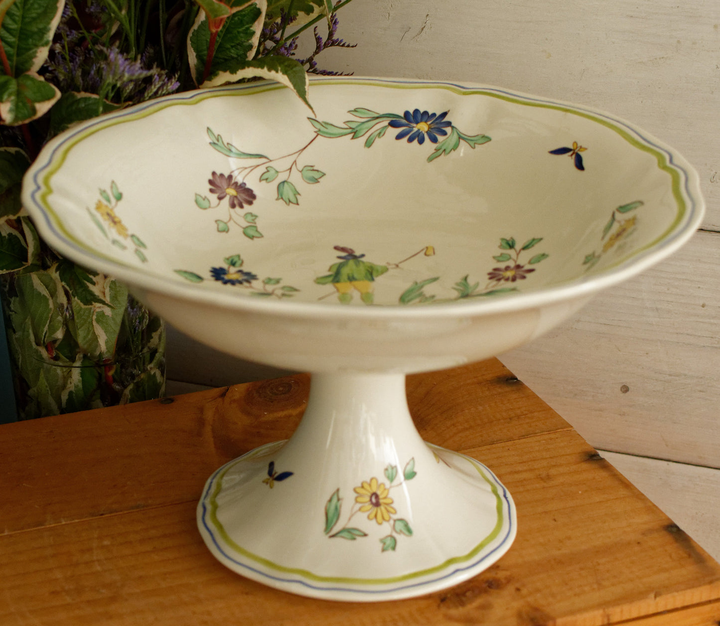 French Vintage Hand-Painted Collectible Ironstone Moustiers Footed Fruit Bowl Compotier Terre de Fer en Faience