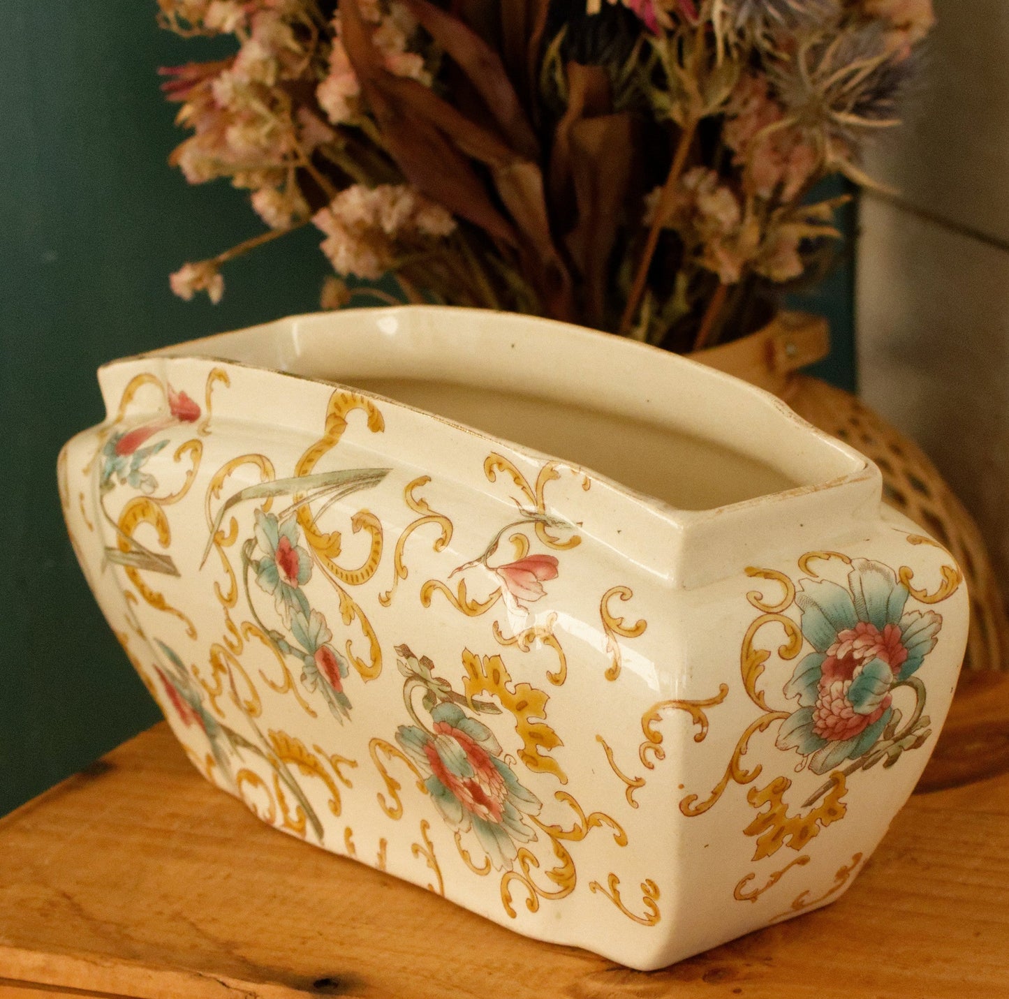 French Antique Ironstone Polychrome Garden Pot Planter Jardiniere ou Cache Pot Glazed Earthenware in Terre de Fer en Faience Sarreguemines