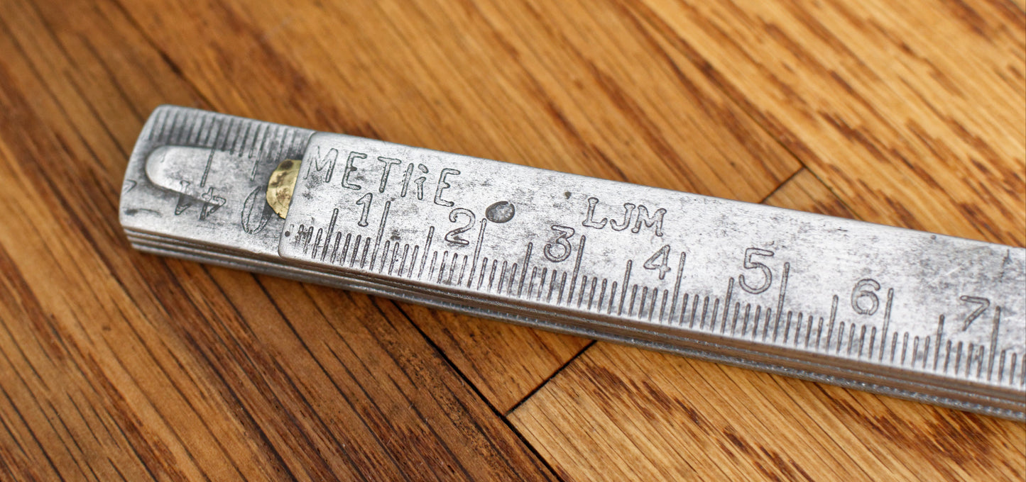 Vintage Carpenter Metal Expandable Pocket Measuring Tool Ruler Farmhouse Manual Tool