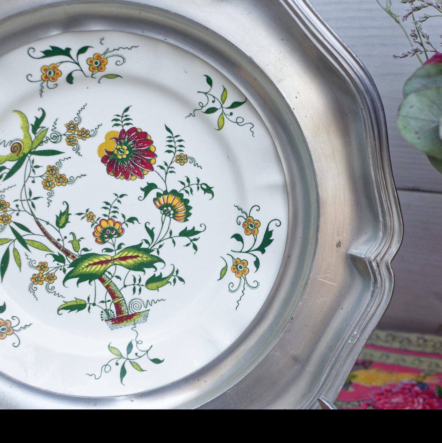 1960s 97% Pewter Plate Holder CLARENCE Par Sarreguemines French Vintage Hanging Collectible Etain Wall Plate Holder Terre de Fer en Faience