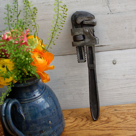 Antique Adjustable Pipe Wrench 230 Vintage Forged Steel Clé a Cremaillaire Molette Farmhouse Manual Tool