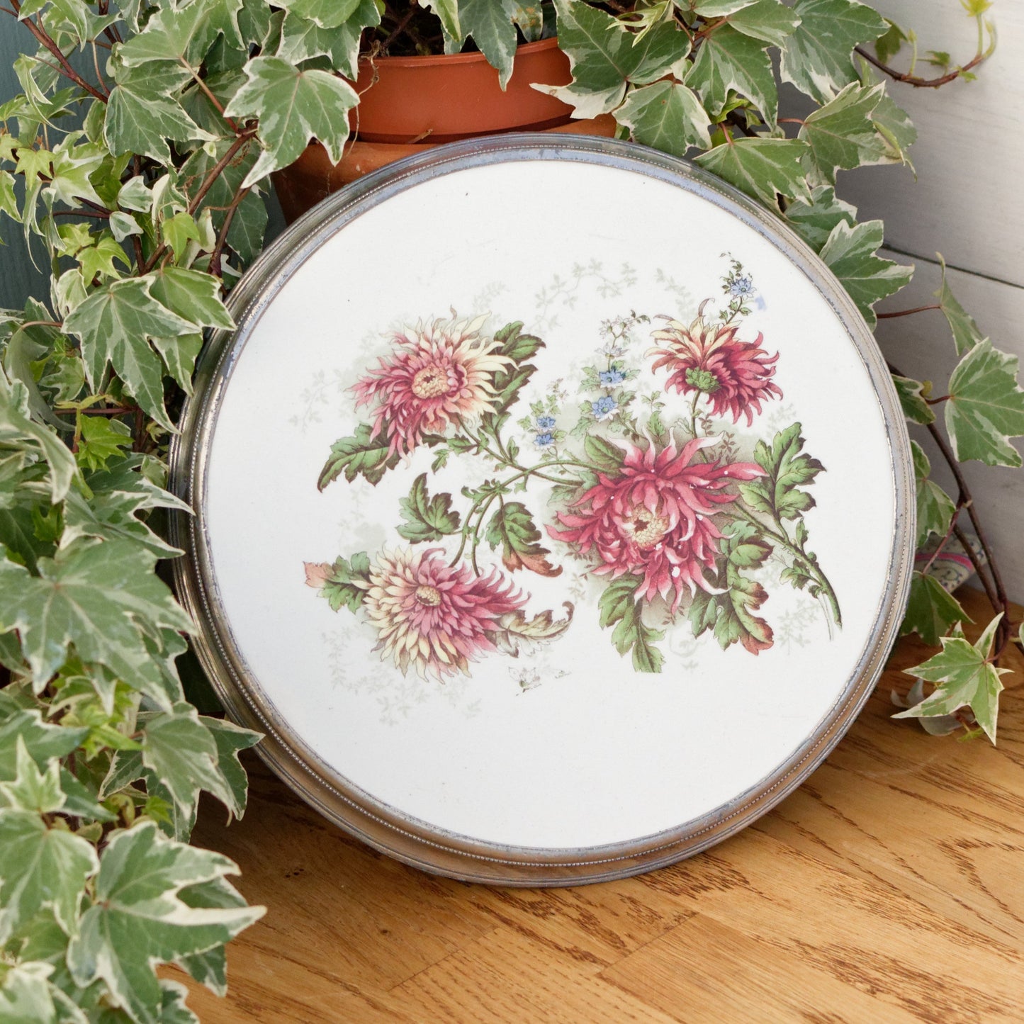 French Vintage Ironstone TRIVET Hot Plate with Metal Base Dessous Plat Faience Round Ceramic Porcelain Floral Pot Stand