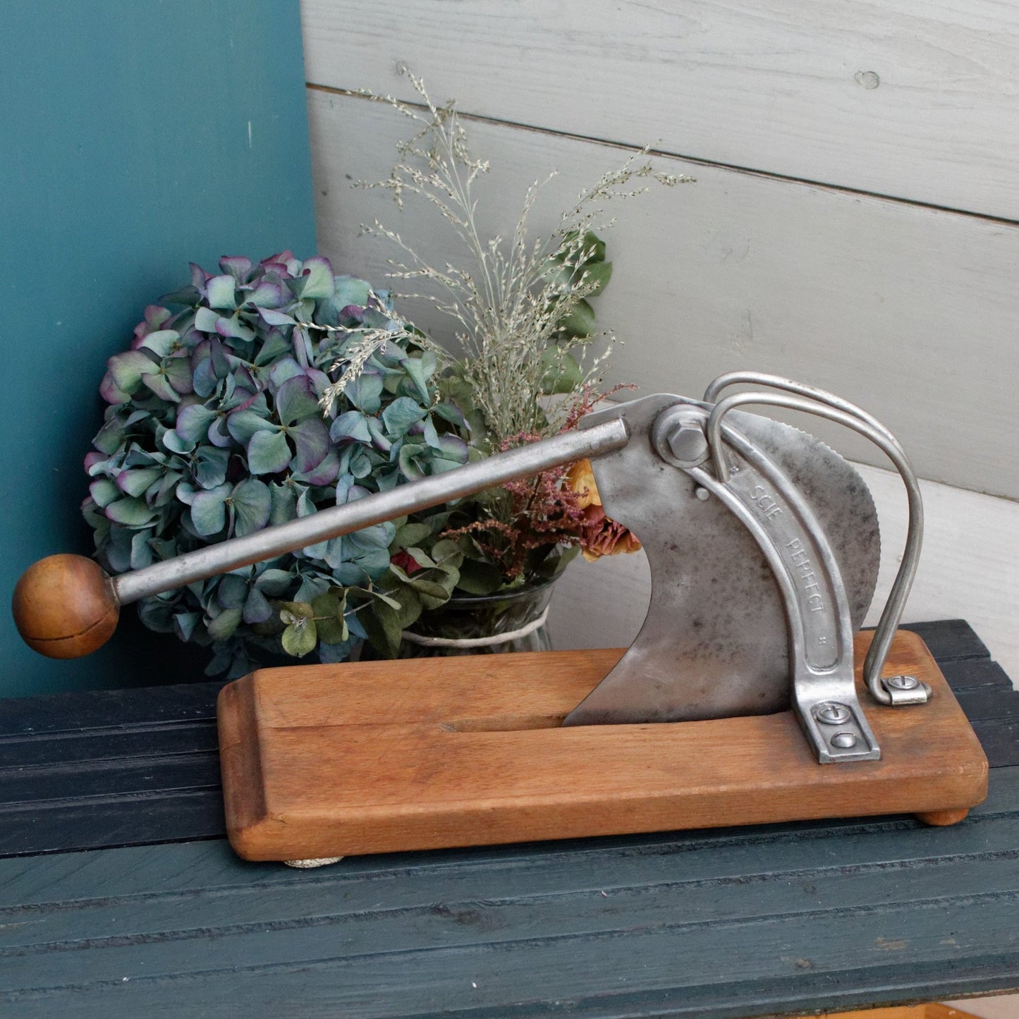 SCIE Perfect 801905 S.G.D.G. Baguette Slicer Knife Guillotine French Antique Hand-Made Wooden Bread Cutting Board with Hinged Bread Knife