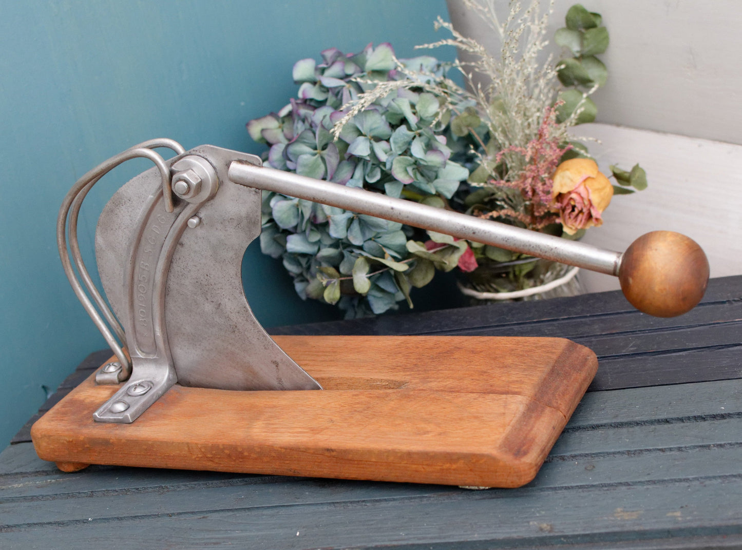 SCIE Perfect 801905 S.G.D.G. Baguette Slicer Knife Guillotine French Antique Hand-Made Wooden Bread Cutting Board with Hinged Bread Knife