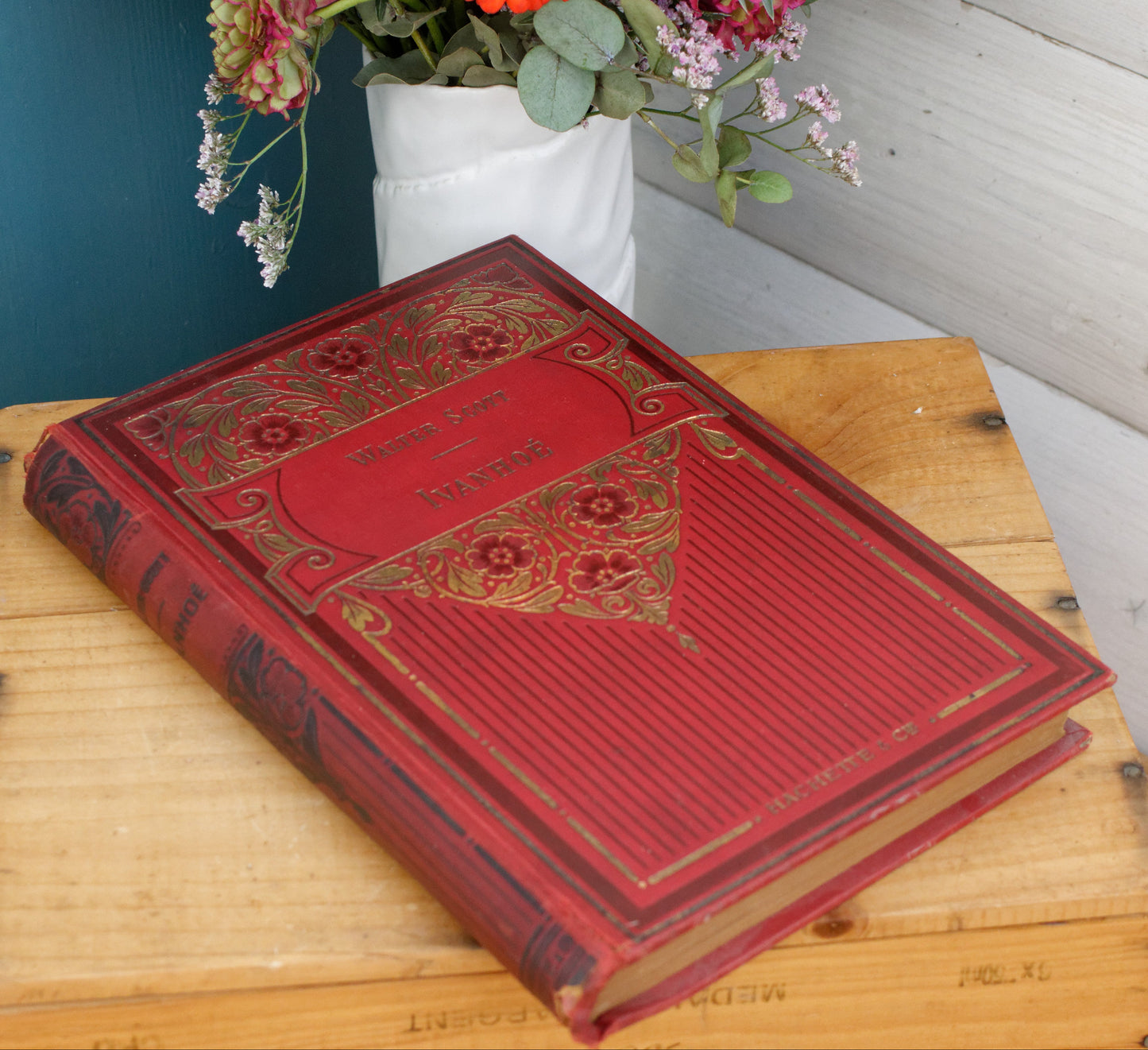 1913 IVANHOE by Walter Scott HACHETTE et Cie French Antique Collectible First Edition Illustrated Polychrome Hardcover Book Novel Gilded Cartonnage Livre Roman