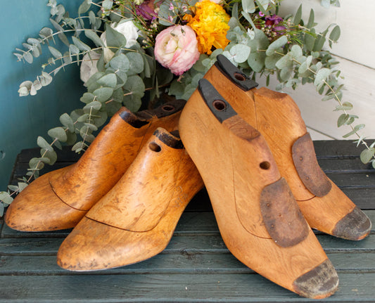 FAGUS Factory Pair of Vintage Hand-Crafted Collectible Wooden Cobbler Shoe Lasts Forms Molds (Moulds) Stretchers "Moule à chaussures vintage en bois" Made in Alfelt Germany