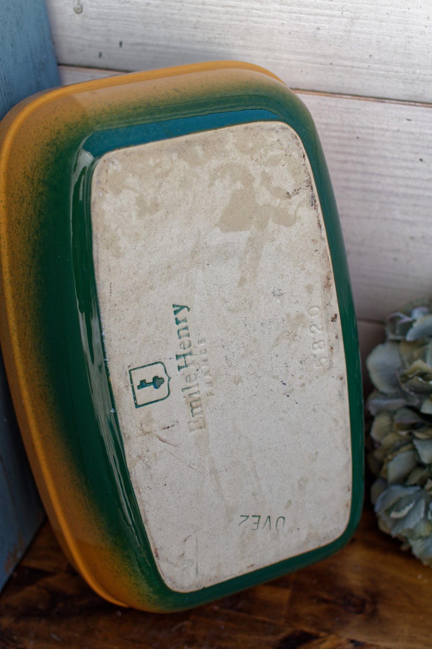 Français vintage « EMILE HENRY Bakeware » Plat de cocotte rectangulaire en grès céramique émaillé ~ Poêle à gratin émaillée jaune et verte