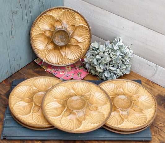 French Barbotine Majolica Oyster Huître Plate CHANTILLY FRANCE Peint a la main Decor inalterable