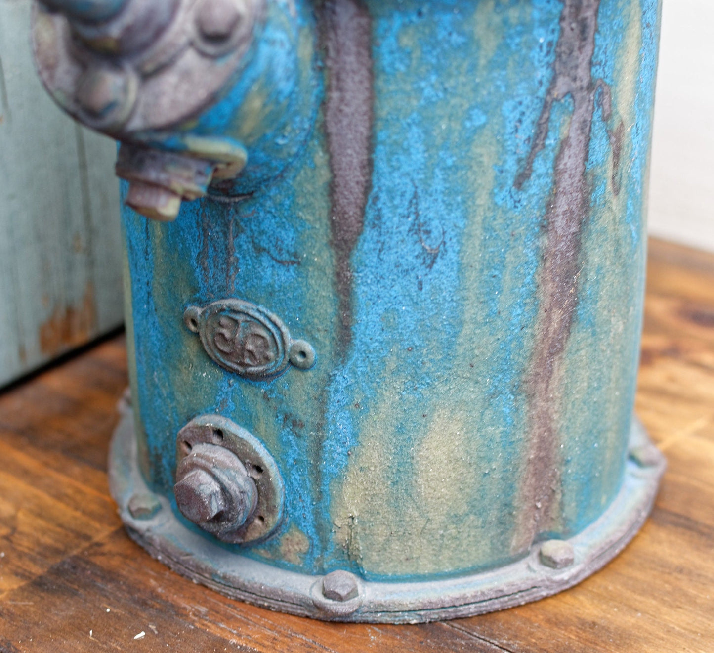 intage Handmade Steampunk Style Industrial Imitation Oil Can