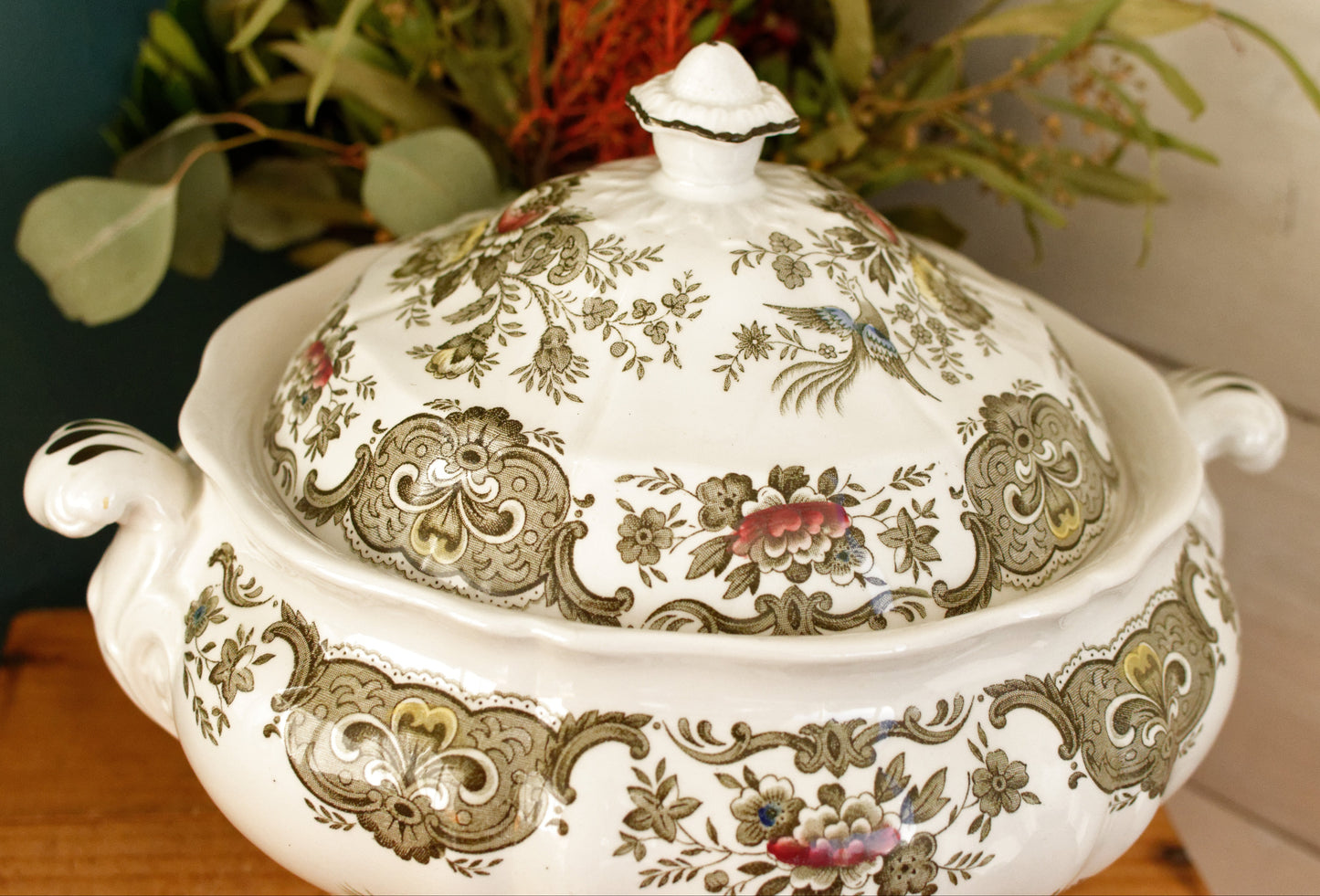 1960s WINDSOR Ridgway of STAFFORDSHIRE England 1792 English Vintage Ironstone Porcelain Soup Tureen Covered Serving Piece