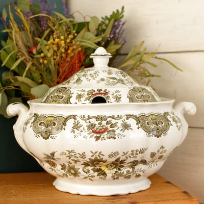 1960s WINDSOR Ridgway of STAFFORDSHIRE England 1792 English Vintage Ironstone Porcelain Soup Tureen Covered Serving Piece