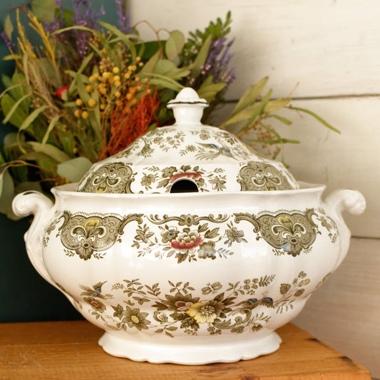 1960s WINDSOR Ridgway of STAFFORDSHIRE England 1792 English Vintage Ironstone Porcelain Soup Tureen Covered Serving Piece