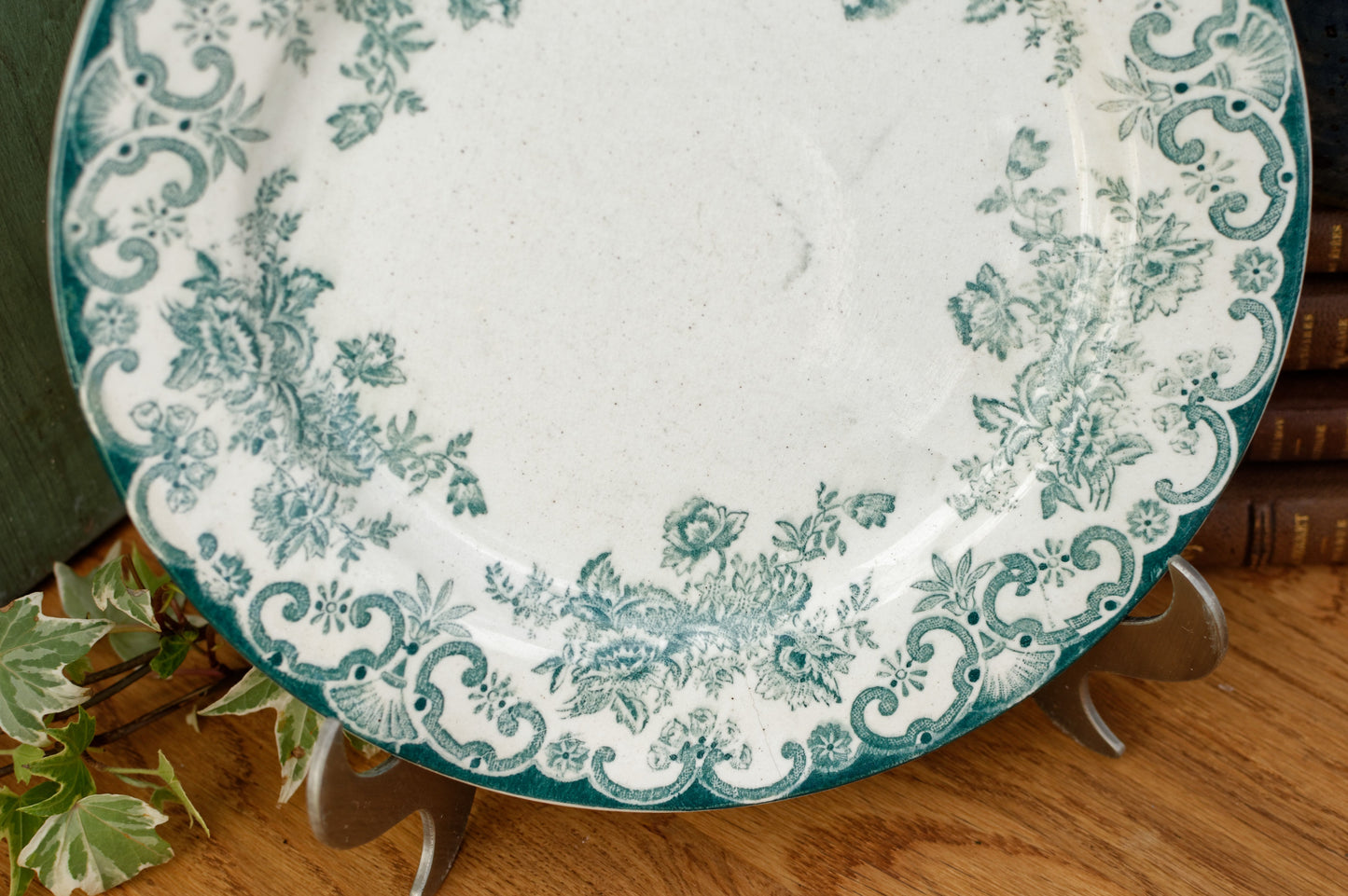 Années 1880/1900 ~ « ANGLAIS » L(Leon) Bertrand Bordeaux ~ Français Antique Ironstone Green Transferware Dinner Plate ~ Terre de fer