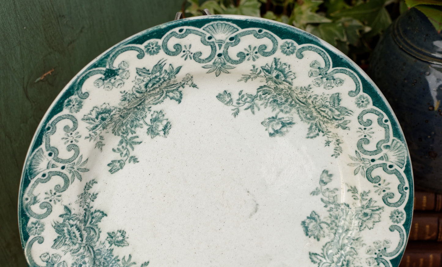 Années 1880/1900 ~ « ANGLAIS » L(Leon) Bertrand Bordeaux ~ Français Antique Ironstone Green Transferware Dinner Plate ~ Terre de fer