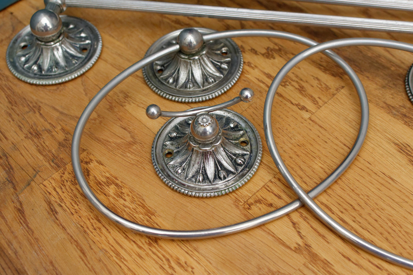 French Vintage Silver Chrome Metal Bathroom Accessories Set of 5 pieces Wall Mounted Hardware Art Deco Style