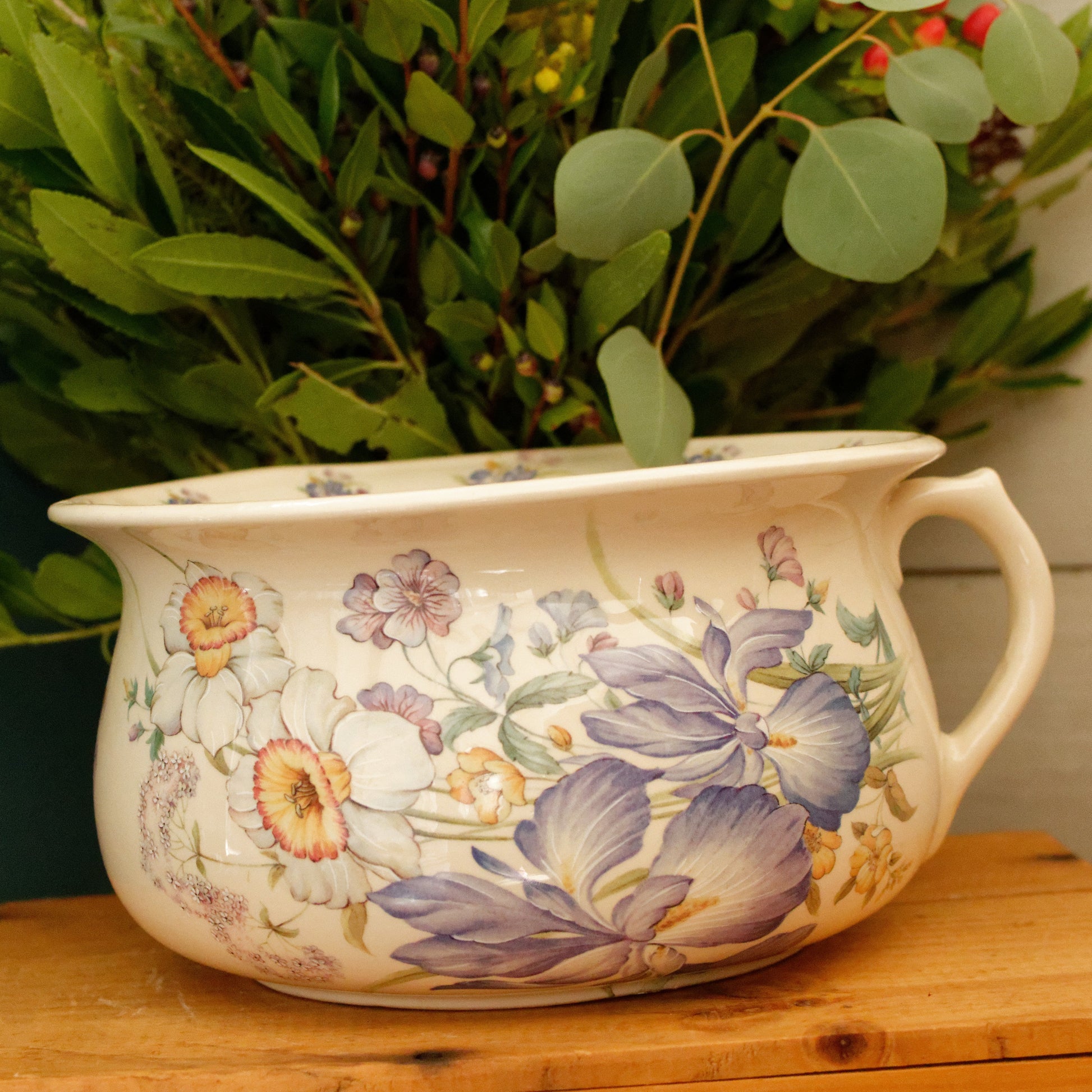 English Vintage Ironstone Polychome Floral Bathroom Pitcher Pot de Chambre BROC CRUCHE MADE IN England