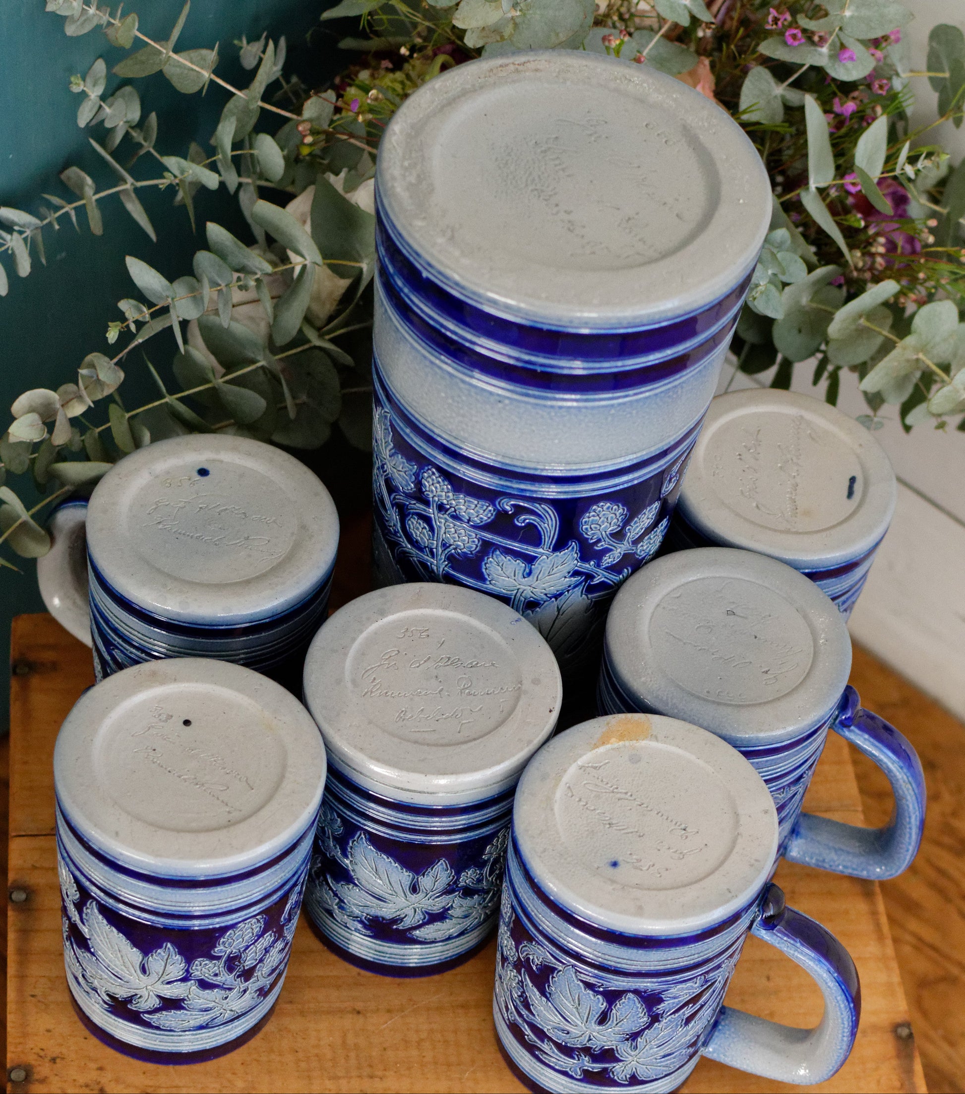 Beer Mugs Steins & Pitcher Set in Cobalt Blue Chope à Bière et Pichet Gres d'Alsace Krumeich Remmy BETSCHDORF Leaves & Grapes