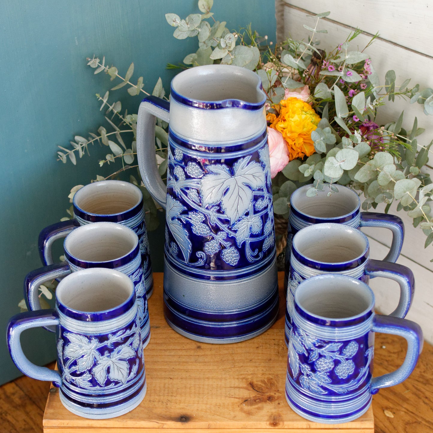 Beer Mugs Steins & Pitcher Set in Cobalt Blue Chope à Bière et Pichet Gres d'Alsace Krumeich Remmy BETSCHDORF Leaves & Grapes