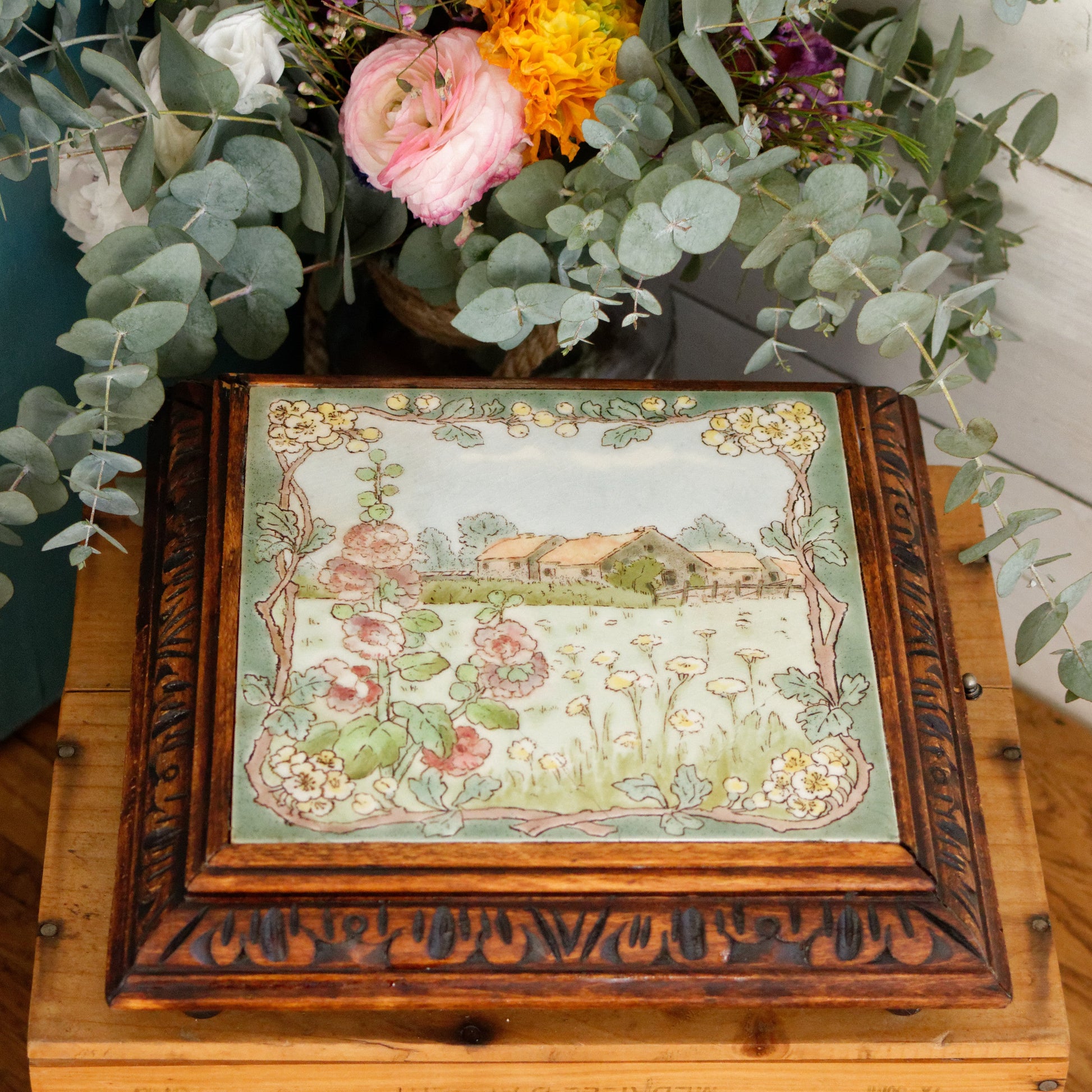 1920s French Antique Ceramic Tile Trivet Hot Plate with Hand-Carved Footed Wooden Base "Trépied Dessous de Plat en Faience" former music box