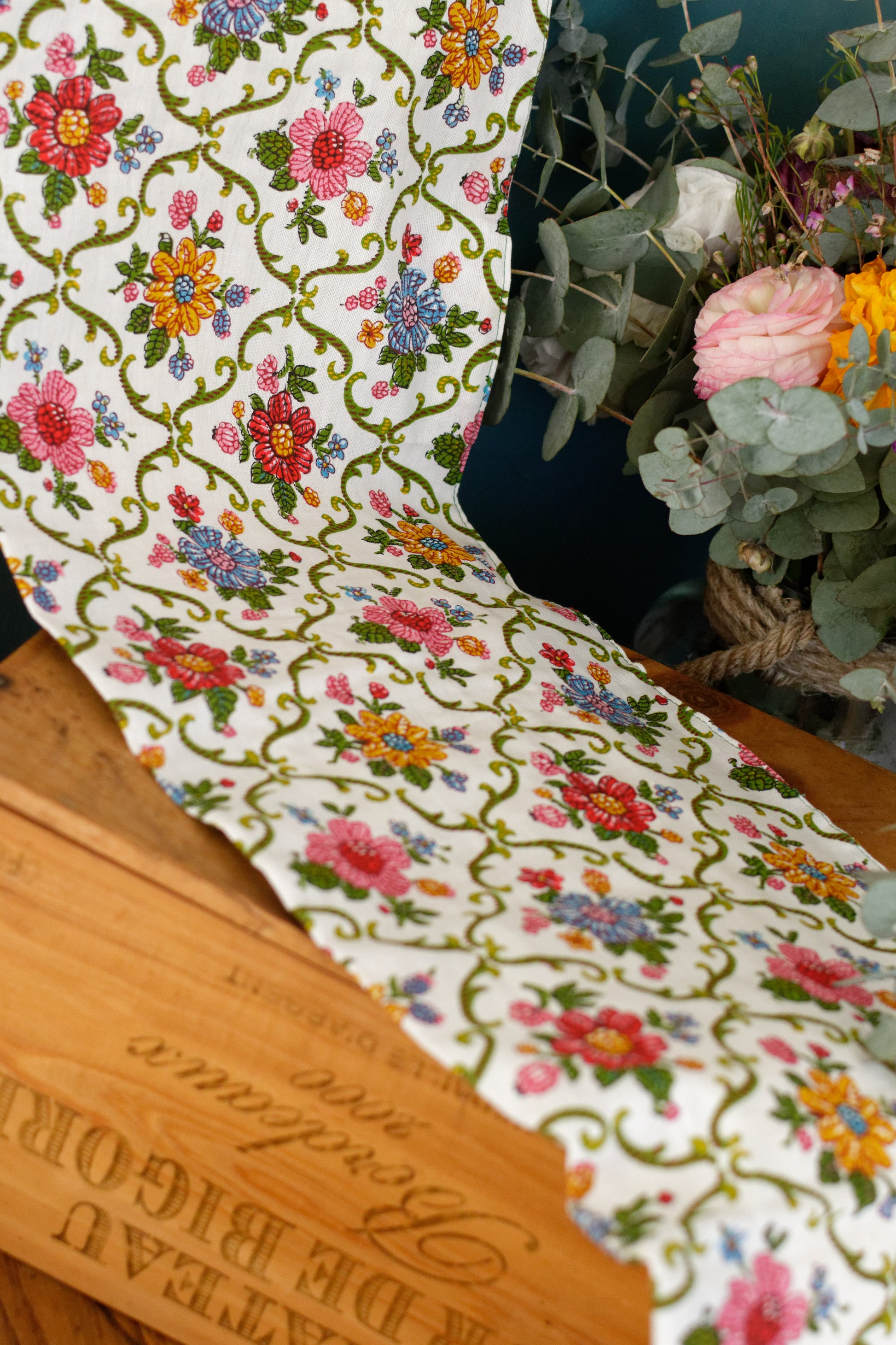 1970s French Vintage Electric 12 Plate Warmer in Fabric "Chauffe Assiettes Plat" Made by AMPLELEC 100% cotton 68550 Amplepuis