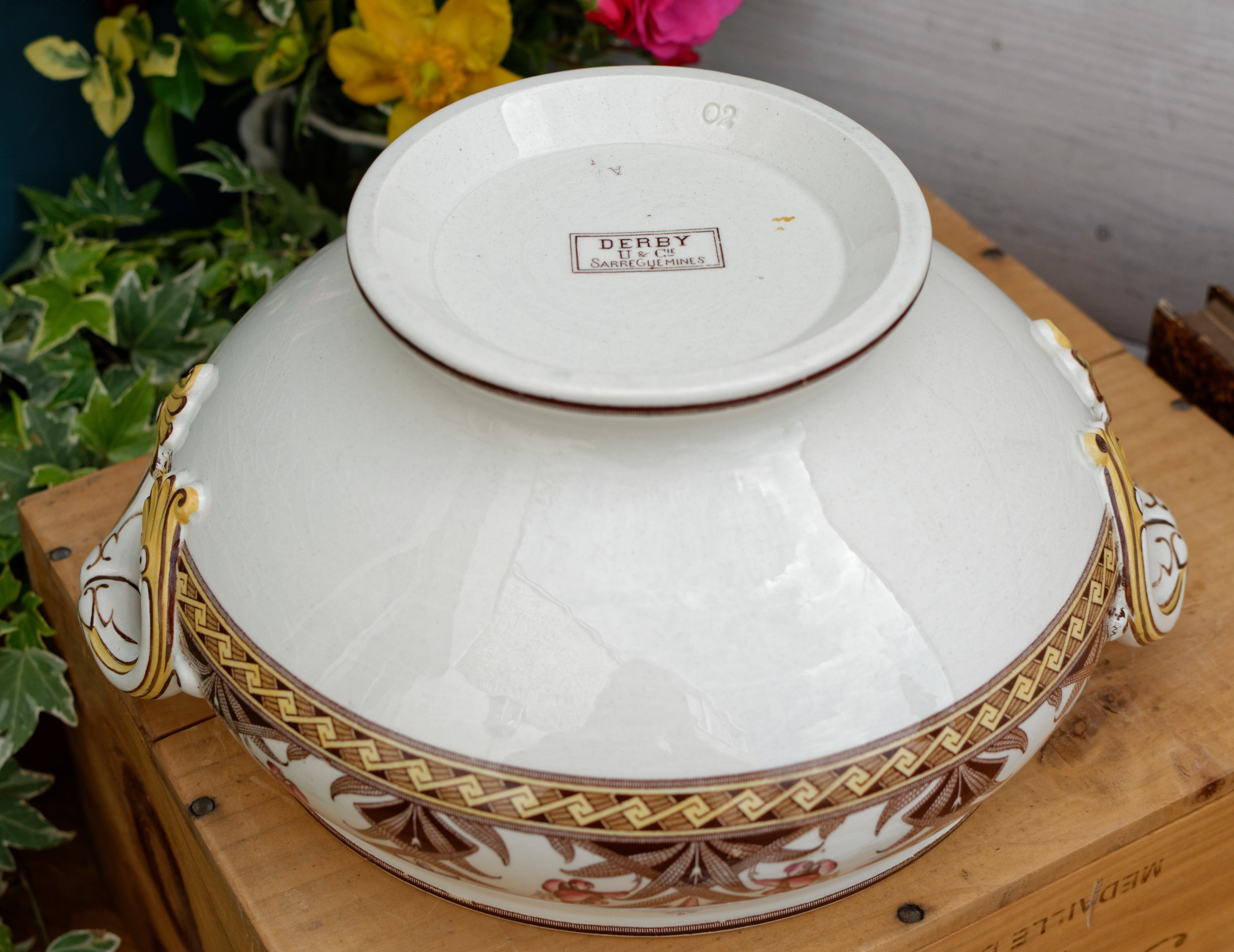 Vintage French 1930s Art Deco Digoin SarreguemineusNemours Faience Lidded Serving Bowl ortSoup Tu5eensWith Leaves. Terre on sale De FertSoupiere.