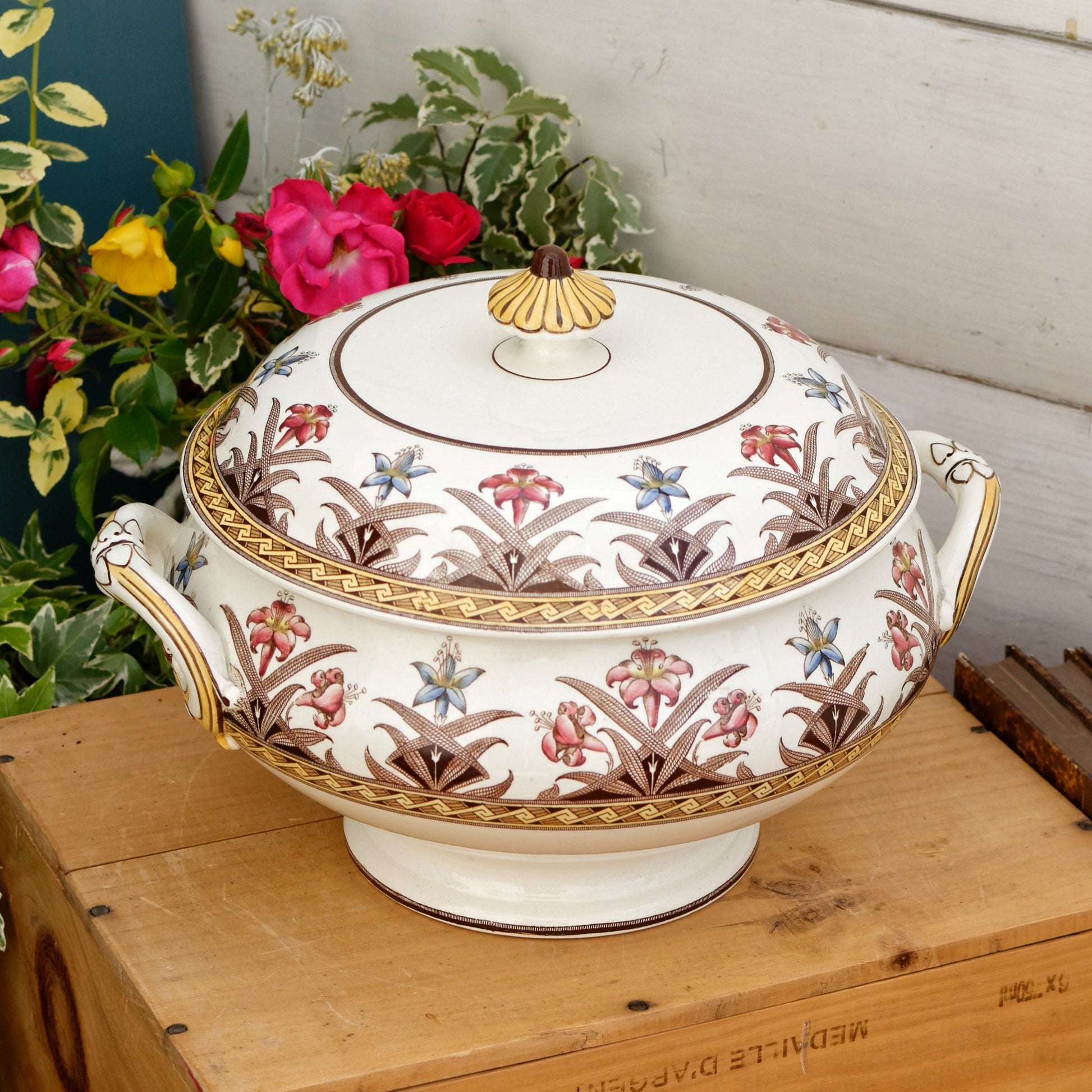 DERBY Motif Sarreguemines U&C French Antique Ironstone Polychrome Soup Tureen "Soupiere" Terre de Fer en FAIENCE