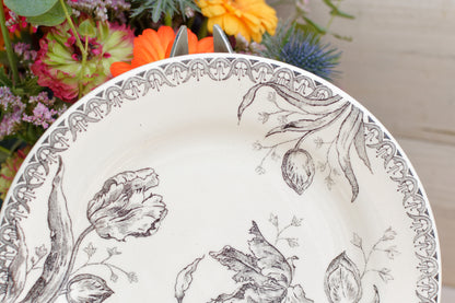 French VIntage Ironstone Plate Gien TULIPES decor tables de charme service France terre de fer faience