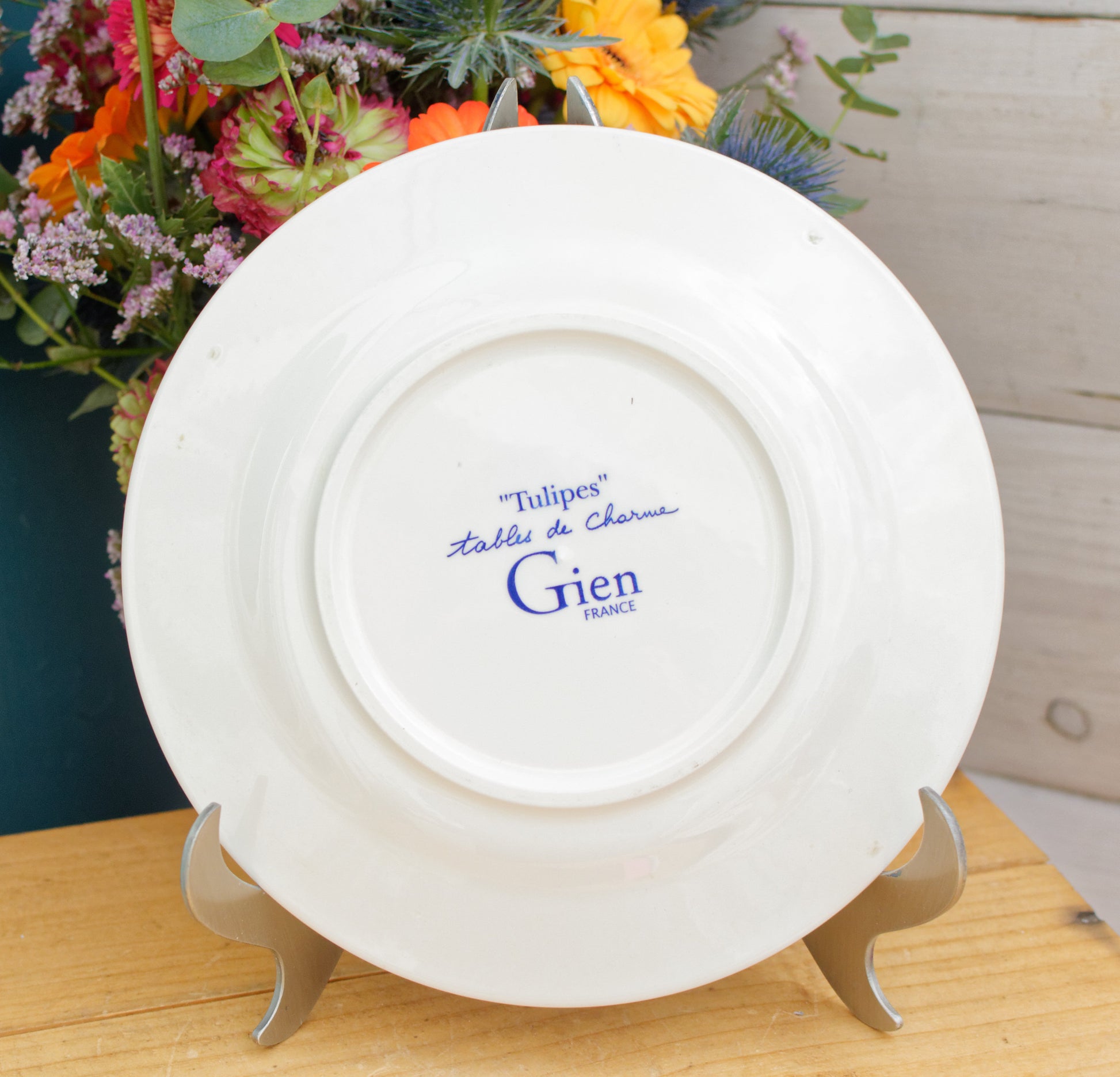 French VIntage Ironstone Plate Gien TULIPES decor tables de charme service France terre de fer faience