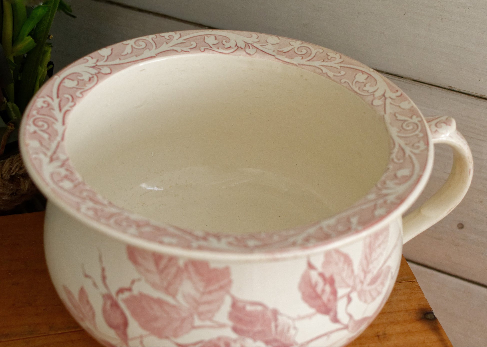 KOUTAIS Motif DEPOSE CM Creil et Montereau French Antique Collectible Ironstone RED Transferware Bathroom Pitcher Pot de Chambre BROC CRUCHE Terre de fer en Faience