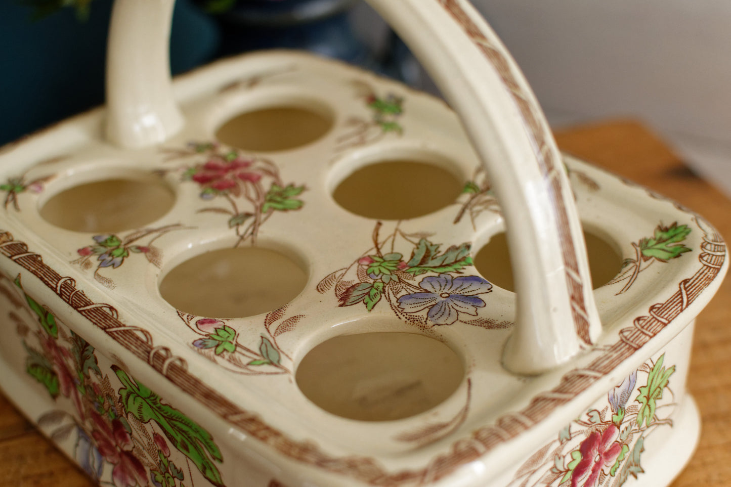 French Antique Polychrome Egg Display Basket Panier à Oeuf Présentoir Coquetier en Faience Ceramic Egg Cup Stand Presentation Egg Caddy