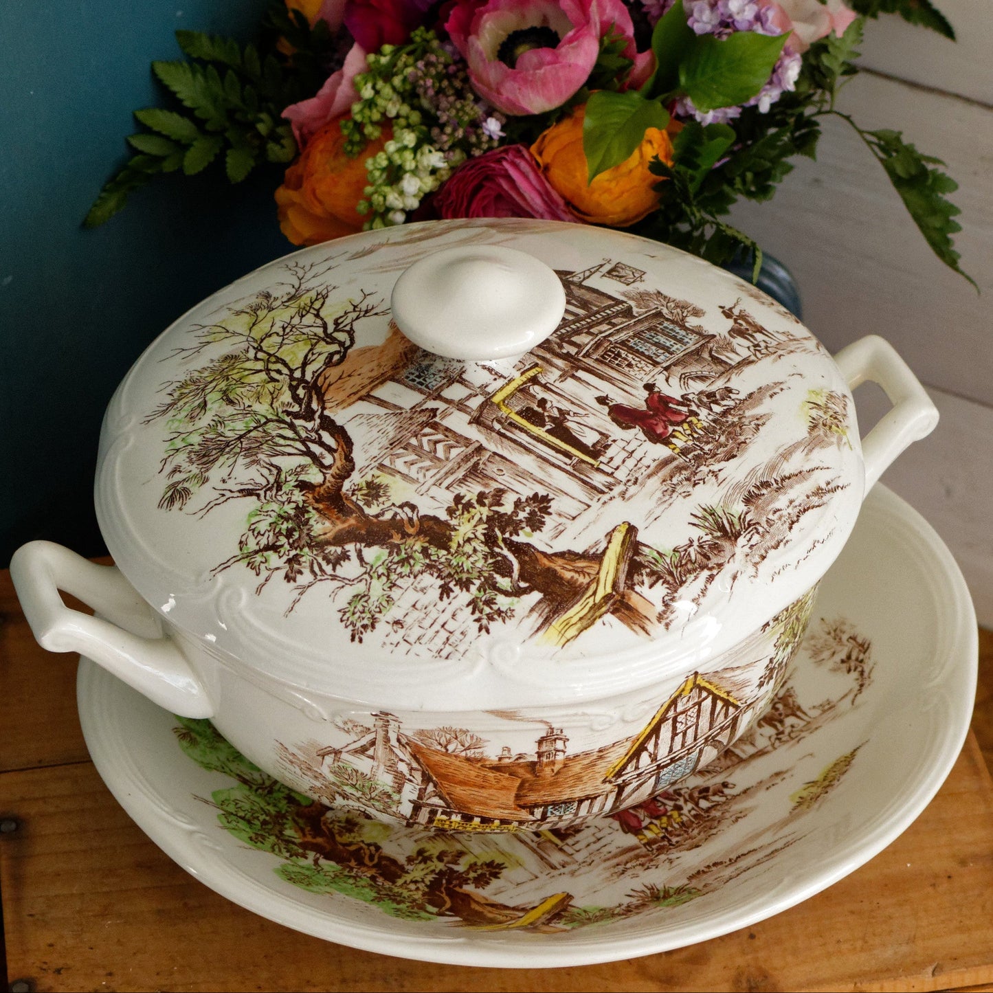 LUDLOW Motif GIEN France French Vintage Ironstone PolyChrome Soup Tureen Soupiere Terre de Fer en Faience