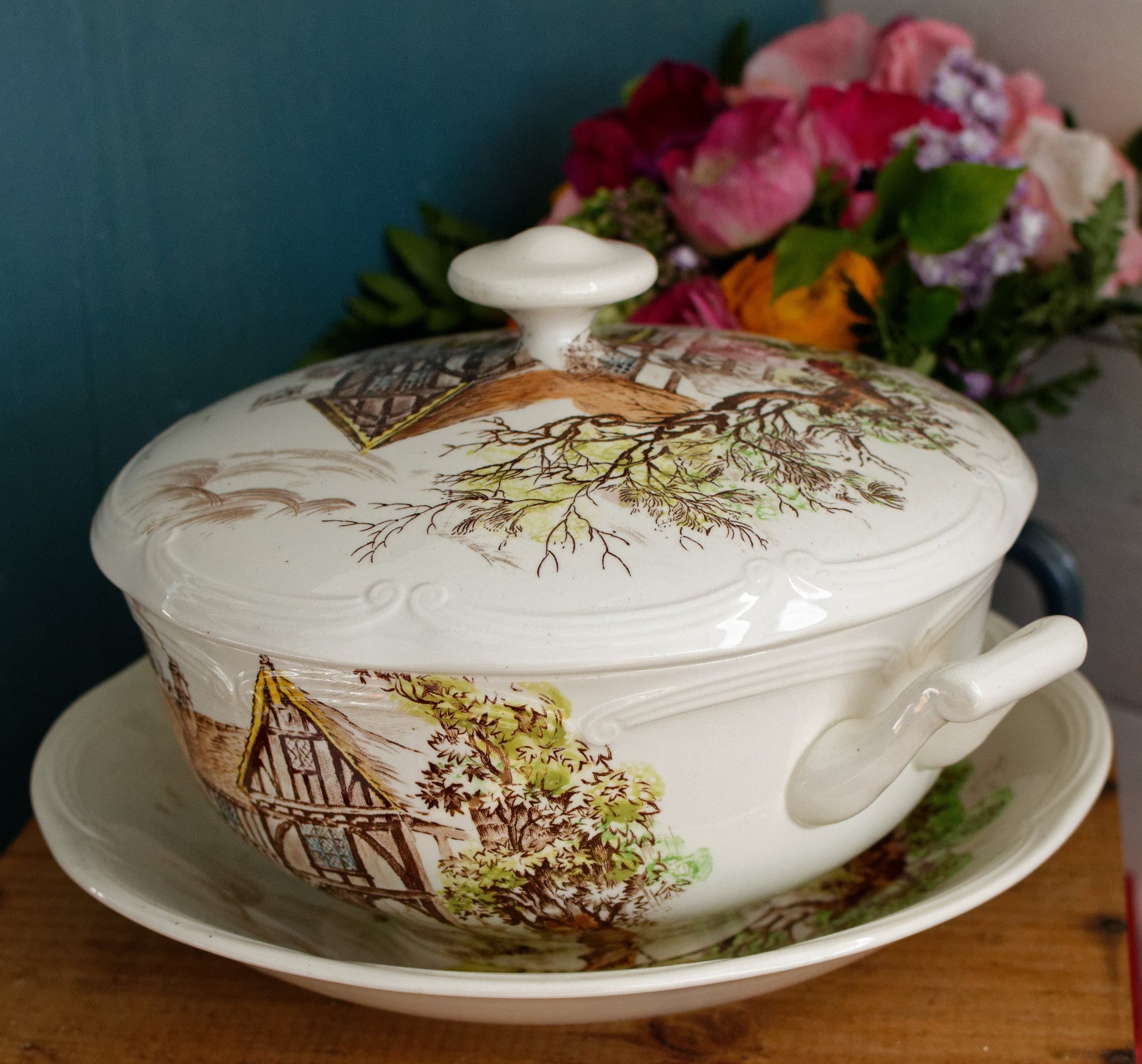 LUDLOW Motif GIEN France French Vintage Ironstone PolyChrome Soup Tureen Soupiere Terre de Fer en Faience