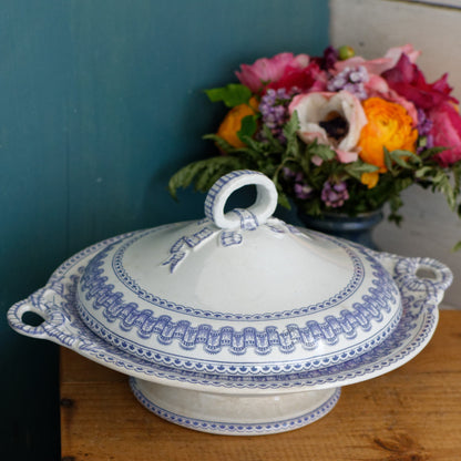 T&B TURIN Motif Antique Ironstone Porcelain Lavender Transferware Covered Serving Plate Cloche ou Compotier Terre de Fer en Faience