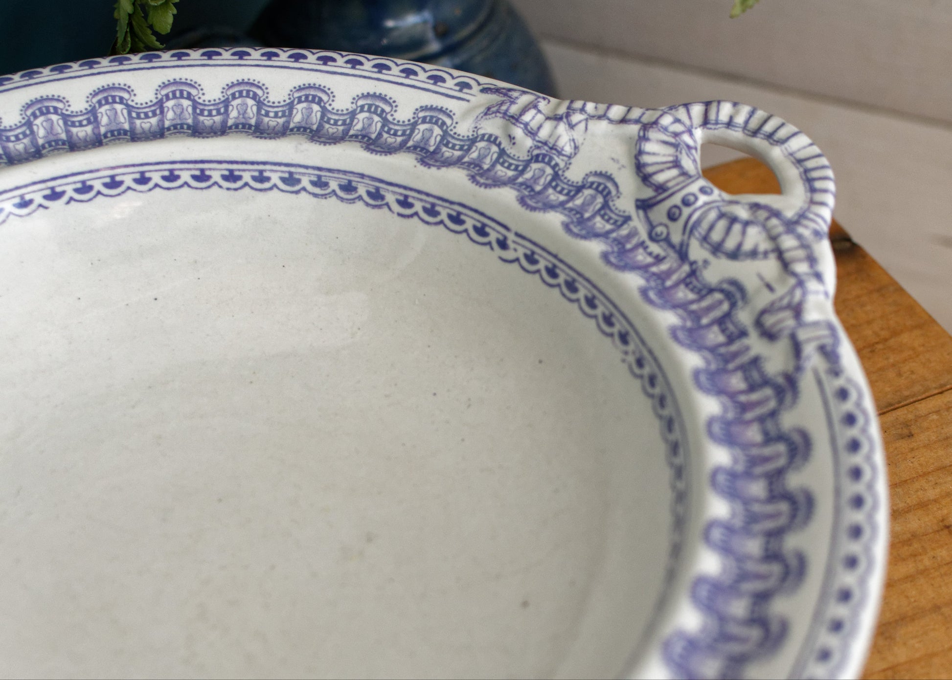 T&B TURIN Motif Antique Ironstone Porcelain Lavender Transferware Covered Serving Plate Cloche ou Compotier Terre de Fer en Faience