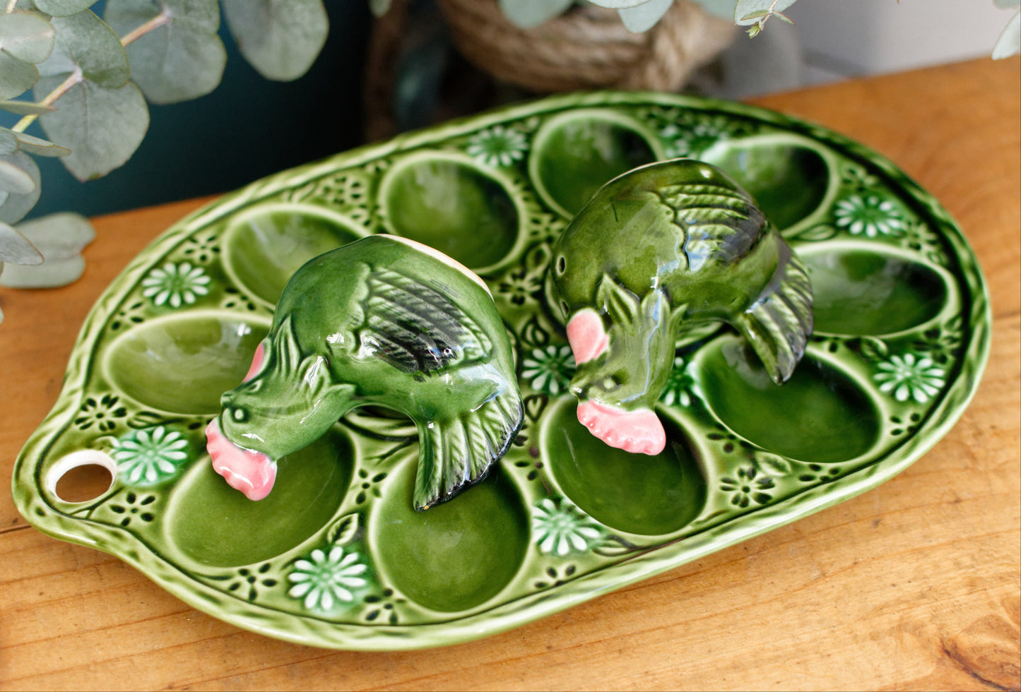 Vintage Ceramic Deviled Eggs Presentation Platter Plate & Chicken Shaped Salt & Pepper Shakers Plateau de presentation Oeufs Dur Mimosa a la Coque Saliere et Poivriere" Green Serving Set