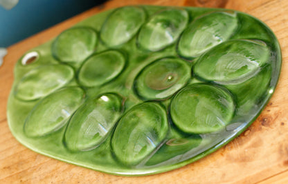 Vintage Ceramic Deviled Eggs Presentation Platter Plate & Chicken Shaped Salt & Pepper Shakers Plateau de presentation Oeufs Dur Mimosa a la Coque Saliere et Poivriere" Green Serving Set