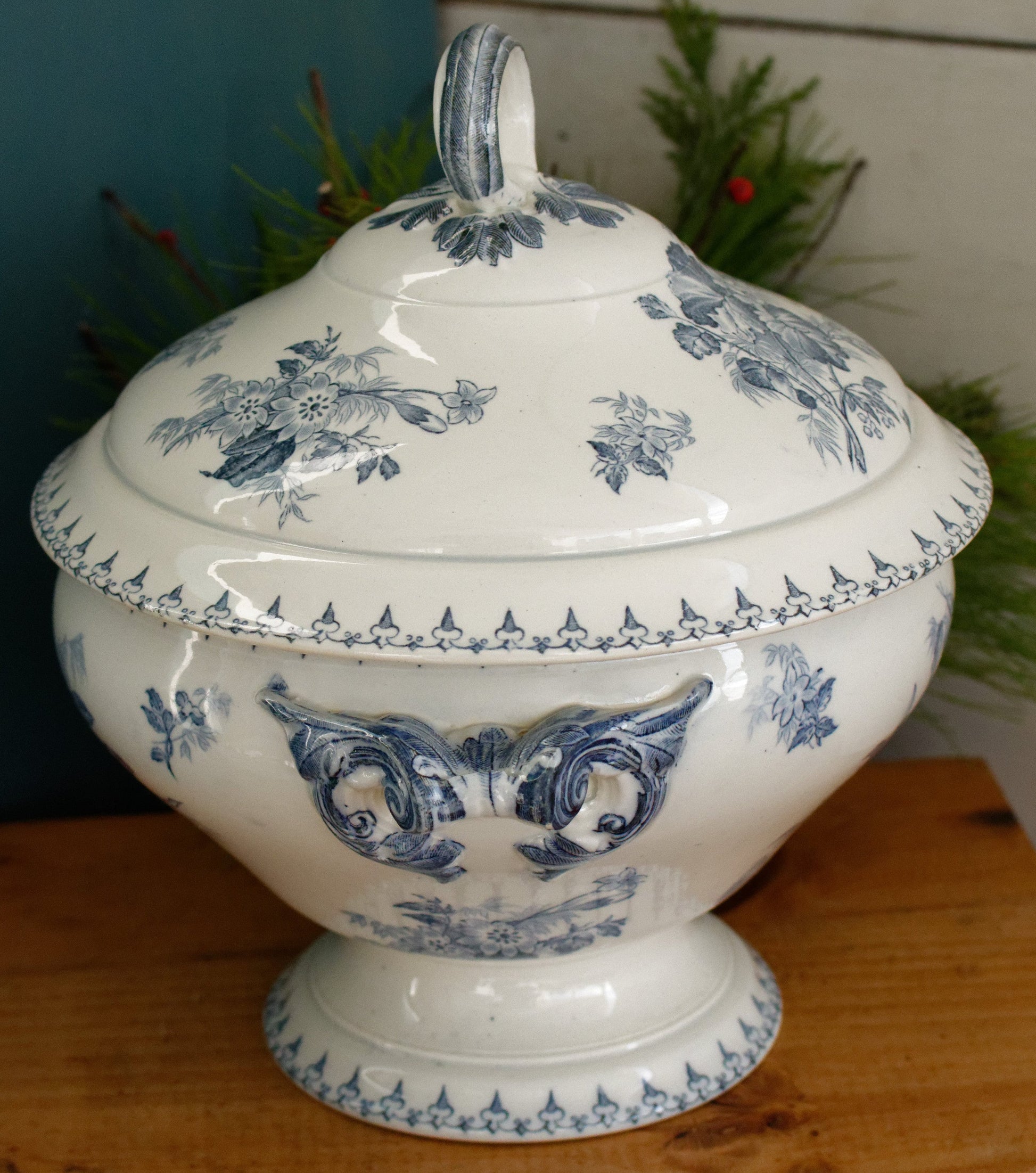 FLORE Motif Sarreguemines U&C French Antique Ironstone Blue Transferware Round Soup Tureen Soupiere Terre de Fer en faience