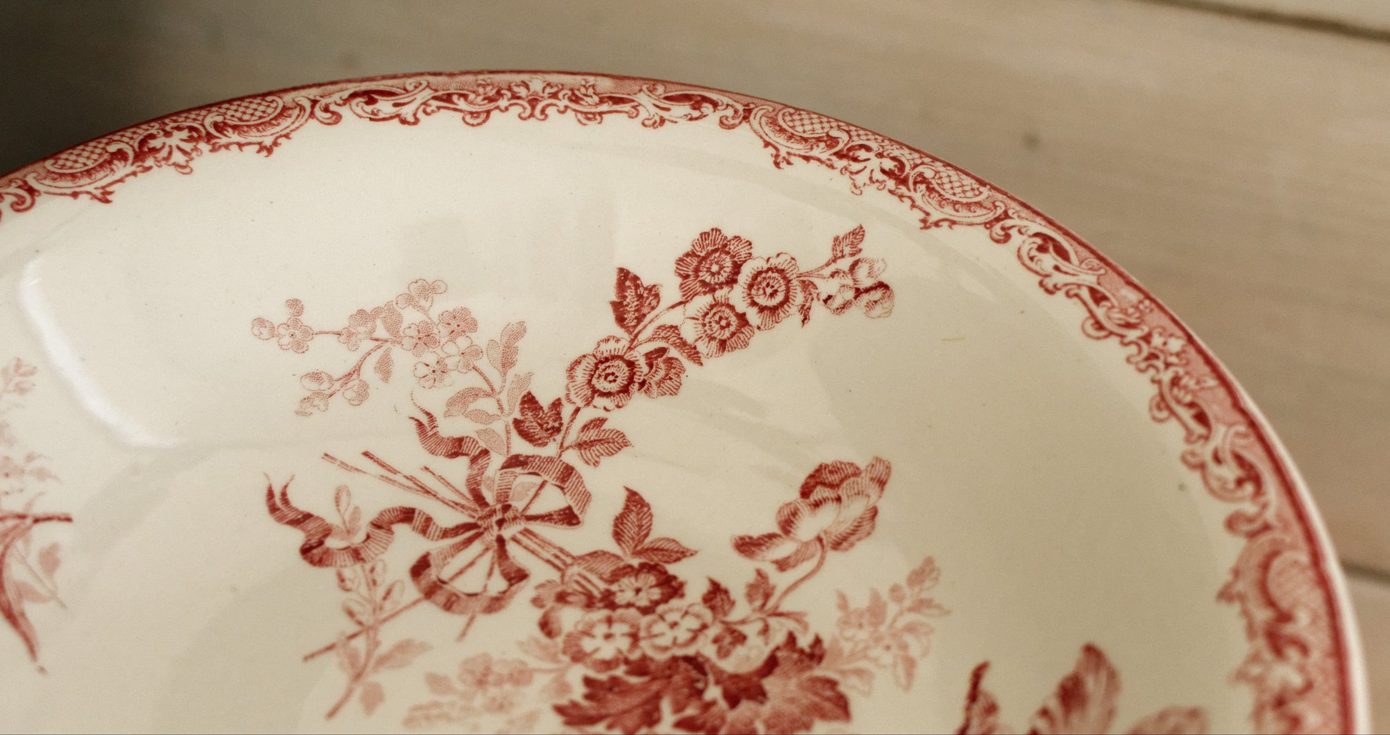 1920s FONTANGES Motif Sarreguemines French Antique Ironstone Red Transferware Footed Fruit Bowl COMPOTIER Terre de Fer en Faience