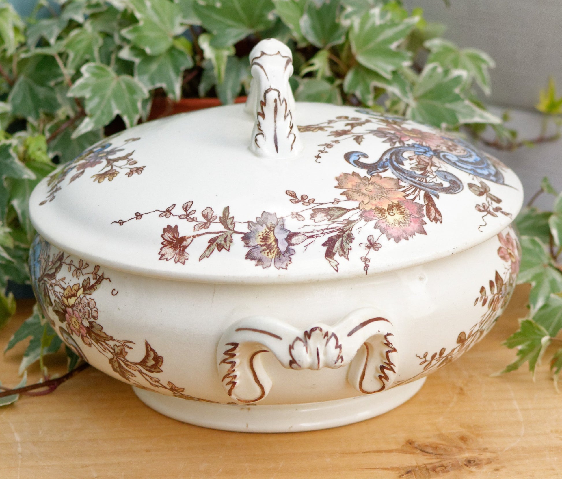 Terre de Fer P. DAUPHIN PARIS 34 Rue du Serves French Antique Ironstone Polychrome Soup Tureen Soupiere Faience