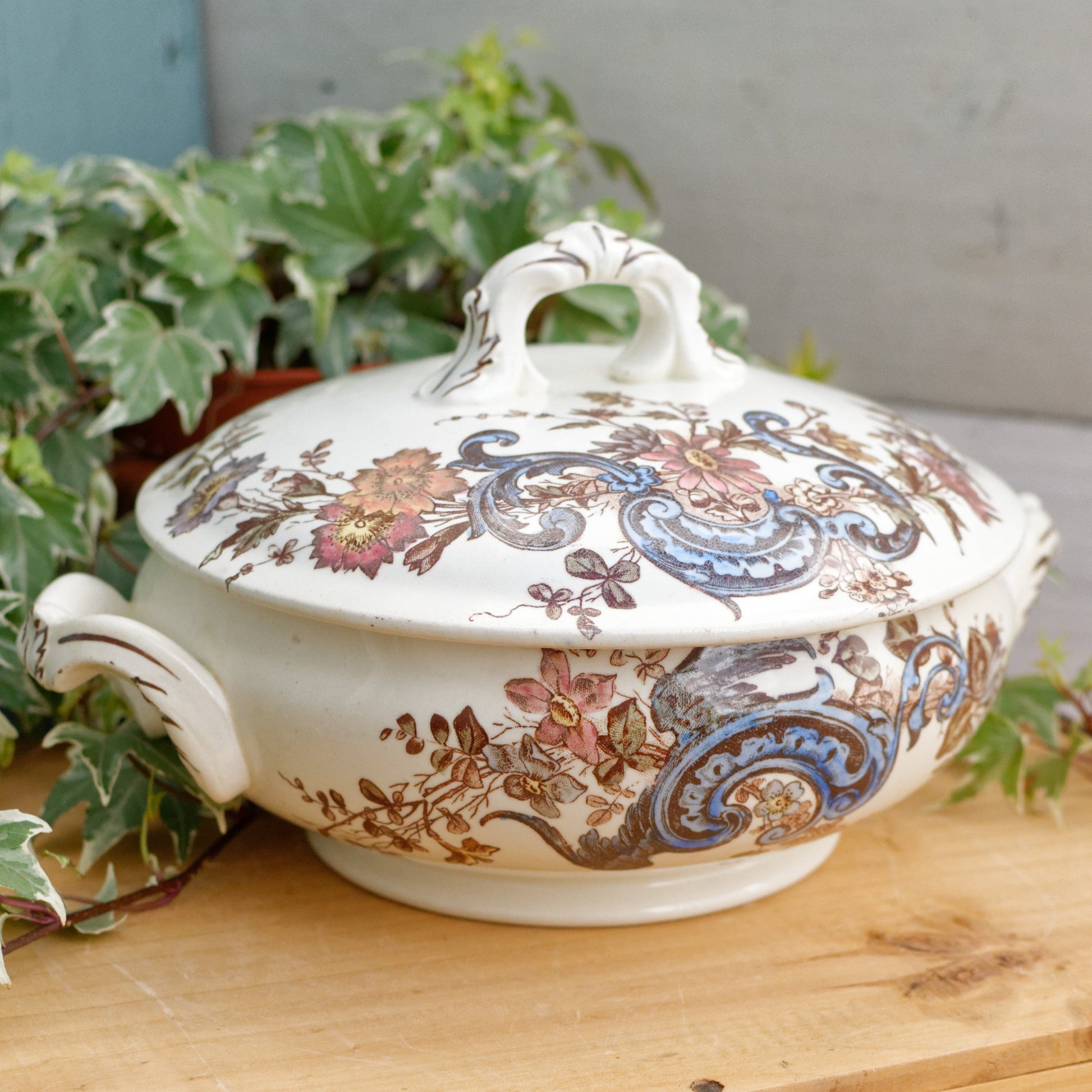 Terre de Fer P. DAUPHIN PARIS 34 Rue du Serves French Antique Ironstone Polychrome Soup Tureen Soupiere Faience