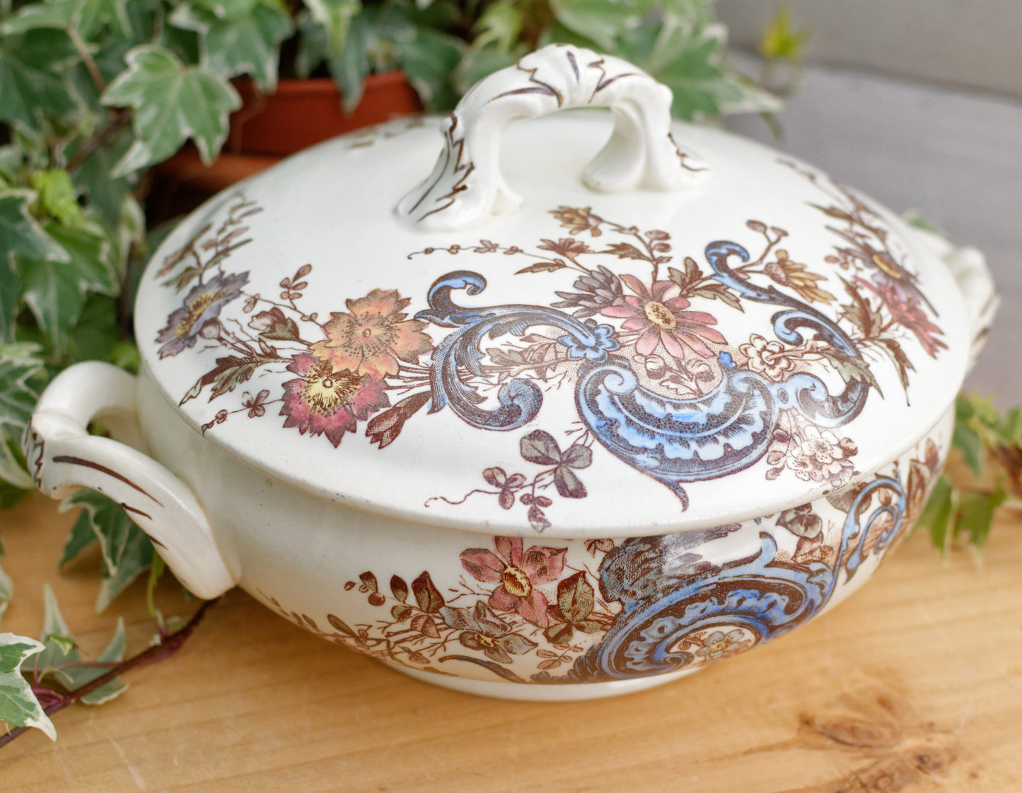 Terre de Fer P. DAUPHIN PARIS 34 Rue du Serves French Antique Ironstone Polychrome Soup Tureen Soupiere Faience