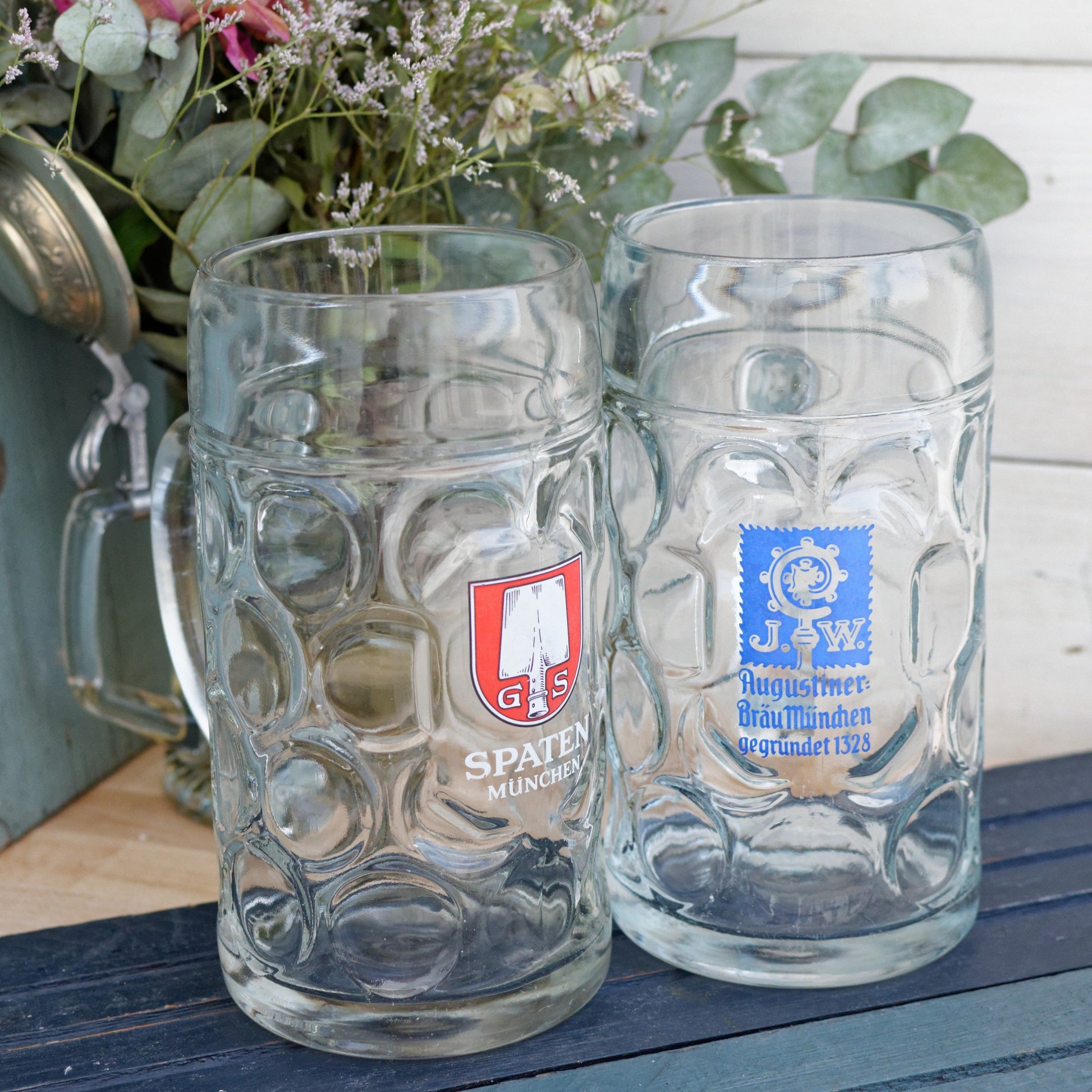 German Austrian Vintage Tall Beer Stein Mug Collectible Glassware European Octoberfest Large Dimpled 1 Liter Beer Mug 1 litre GS SPARTEN MUCHEN & JW AUGUSTINER BRAU MUNCHEN GEGRUNDET 1328 Made in Austria