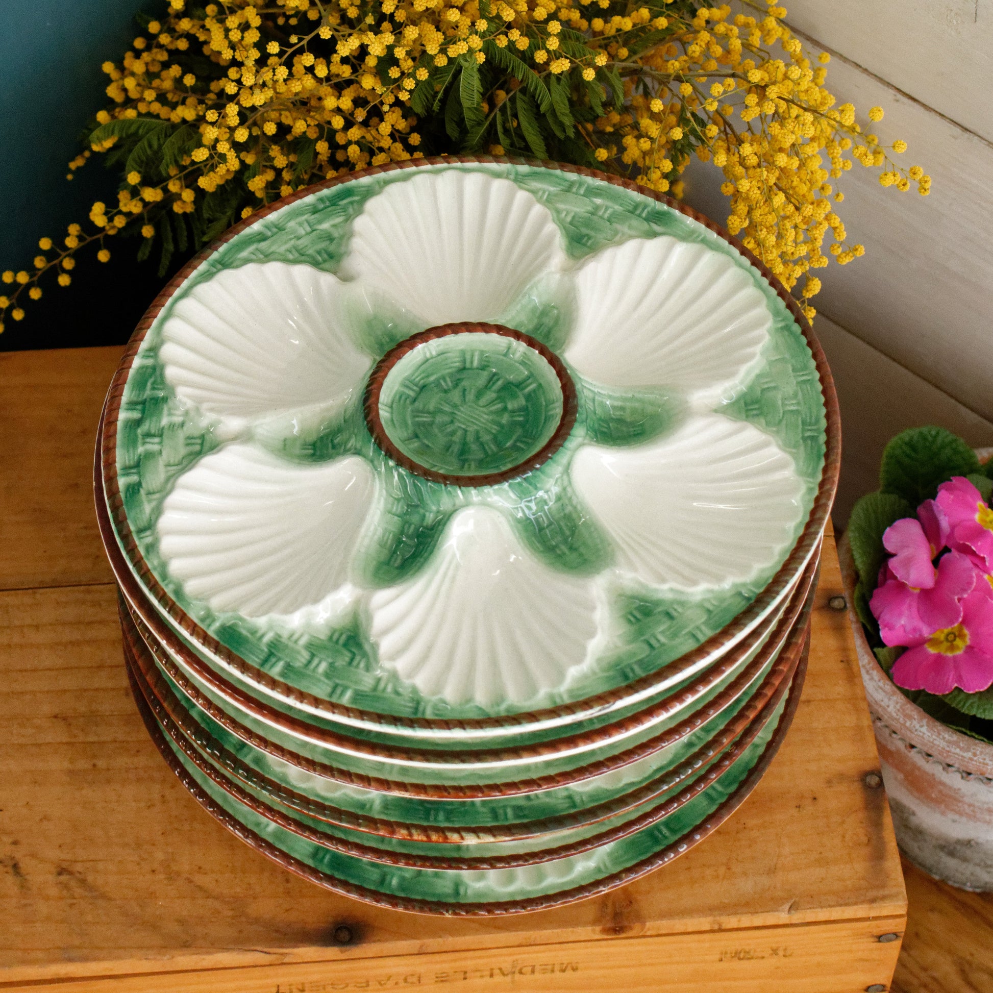 French Vintage BARBOTINE Majolica Green & white Oyster Huître Shellfish Plate with 6 Wells Basket Weave Pattern Made in France