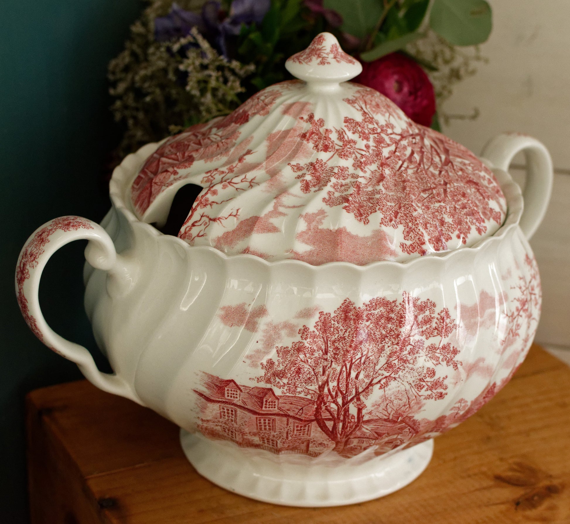 JOHNSON BROs Staffordshire England English Vintage Fine Ironstone China Red Transferware Soup Tureen Soupiere Made in England