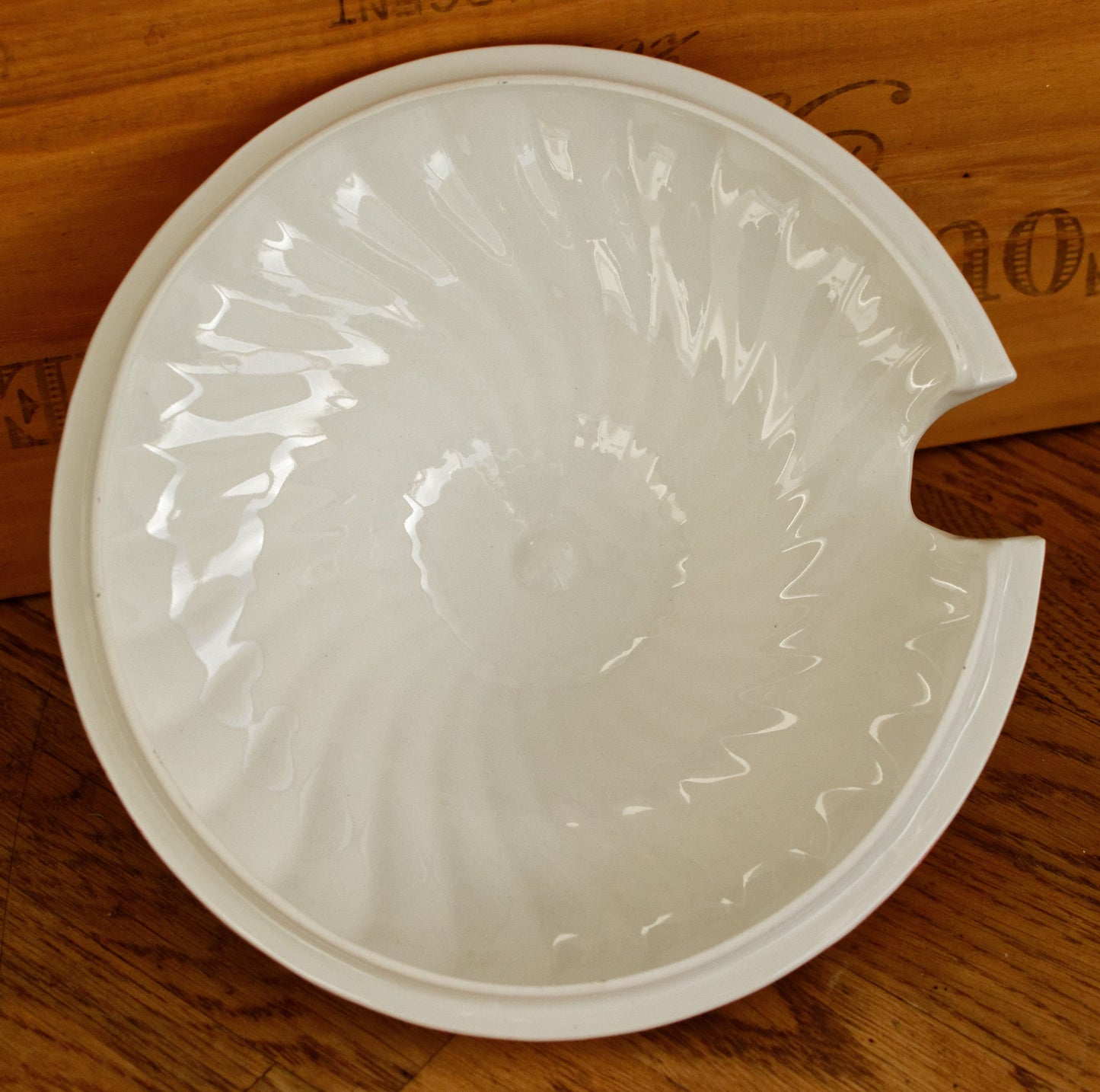 JOHNSON BROs Staffordshire England English Vintage Fine Ironstone China Red Transferware Soup Tureen Soupiere Made in England