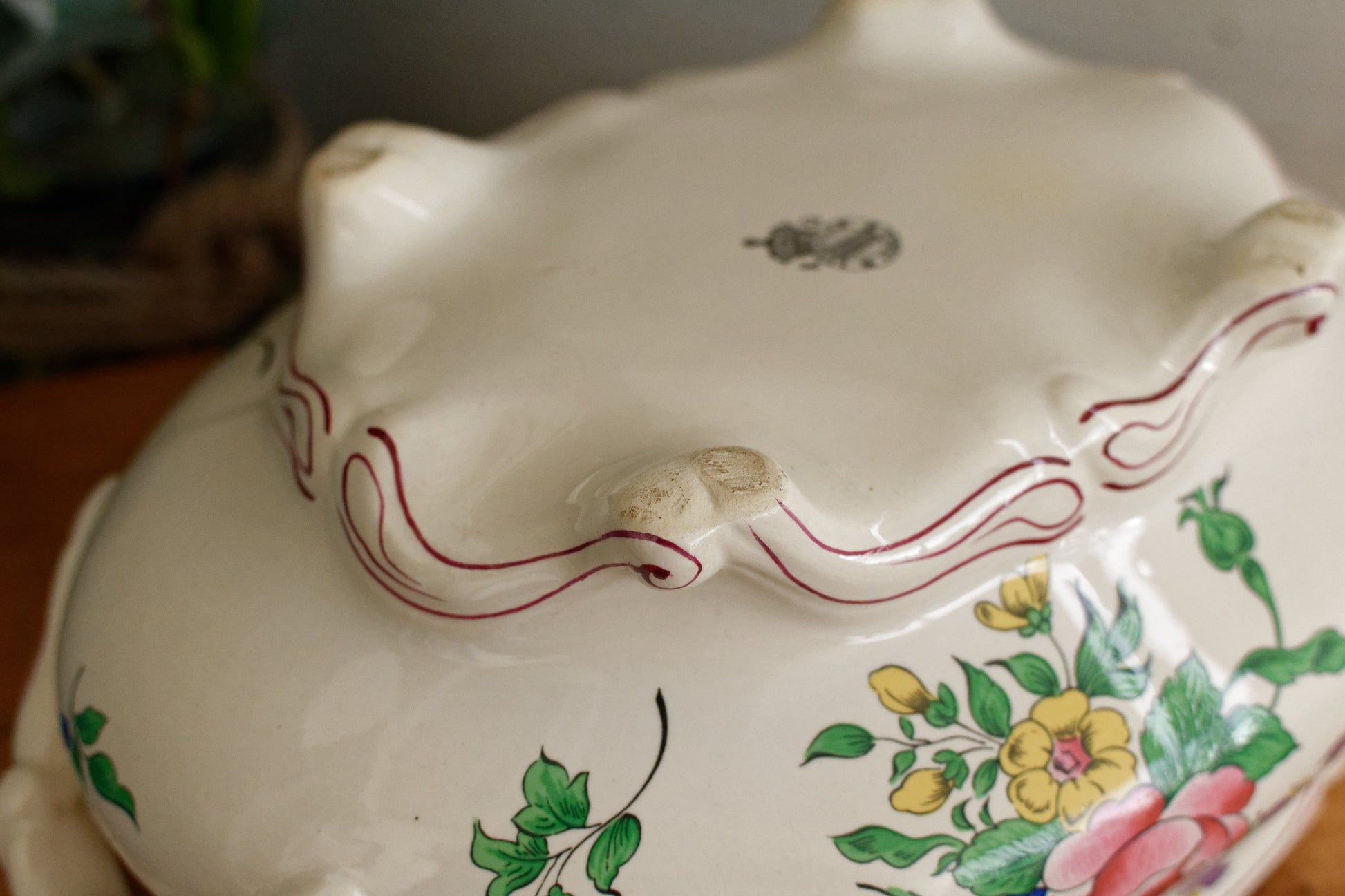 Reverbere K&G (Keller et Guérin) Lunéville French Antique Ironstone Hand-Painted Polychrome Soup Tureen Soupiere Terre de Fer en Faience