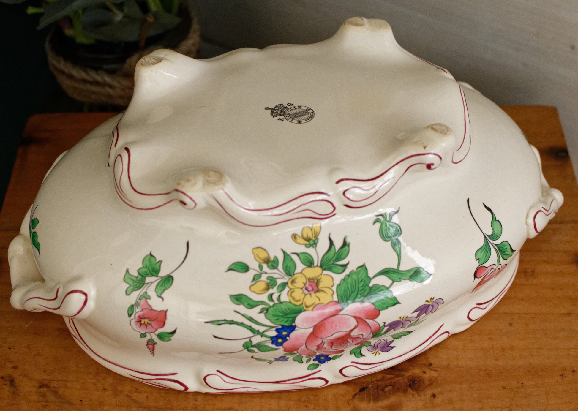 Reverbere K&G (Keller et Guérin) Lunéville French Antique Ironstone Hand-Painted Polychrome Soup Tureen Soupiere Terre de Fer en Faience