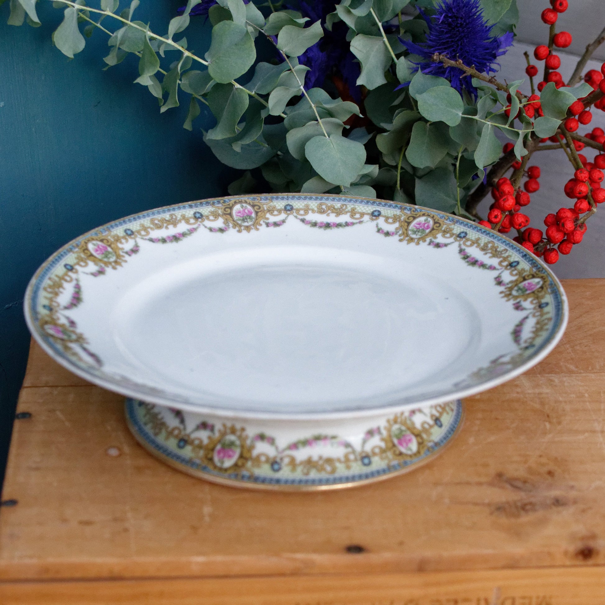 Service de table porcelaine signée LEGRAND 30 pièces de grande qualité - Arts de la table Service de table porcelaine signée LEGRAND 30 pièces de grande qualité - Arts de la table